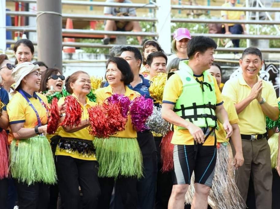 📣 พช.ราชบุรี ร่วมเชียร์และให้กำลังใจผู้ว่าฯราชบุรี และเจ้ากรมการทหารช่าง ในกิจกรรมว่ายน้ำข้ามแม่น้ำแม่กลอง สร้างสีสันช่วงราชบุรีเกมส์