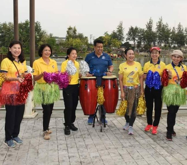 📣 พช.ราชบุรี ร่วมเชียร์และให้กำลังใจผู้ว่าฯราชบุรี และเจ้ากรมการทหารช่าง ในกิจกรรมว่ายน้ำข้ามแม่น้ำแม่กลอง สร้างสีสันช่วงราชบุรีเกมส์