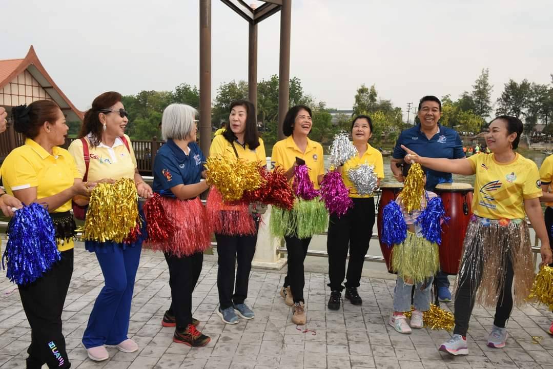 📣 พช.ราชบุรี ร่วมเชียร์และให้กำลังใจผู้ว่าฯราชบุรี และเจ้ากรมการทหารช่าง ในกิจกรรมว่ายน้ำข้ามแม่น้ำแม่กลอง สร้างสีสันช่วงราชบุรีเกมส์