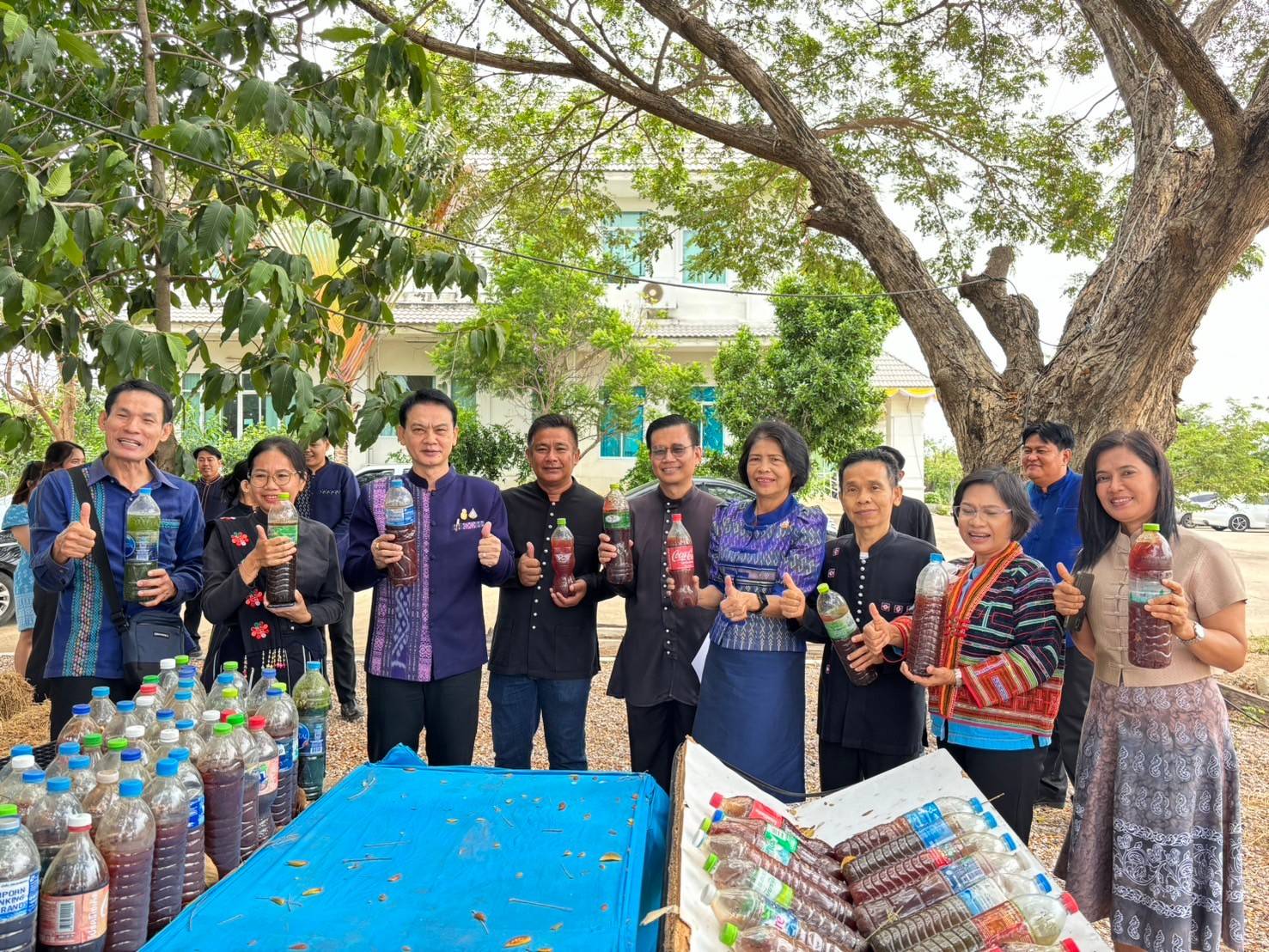 📣 พช.ราชบุรี นายอาทร พิมชะนก ผู้ตรวจราชการกรมการพัฒนาชุมชน ลงพื้นที่ ตรวจติดตามสนับสนุนการขับเคลื่อนงานที่สำคัญตามนโยบายของรัฐบาล ข้อสั่งการของกระทรวงมหาดไทย และภารกิจกรมการพัฒนาชุมชน