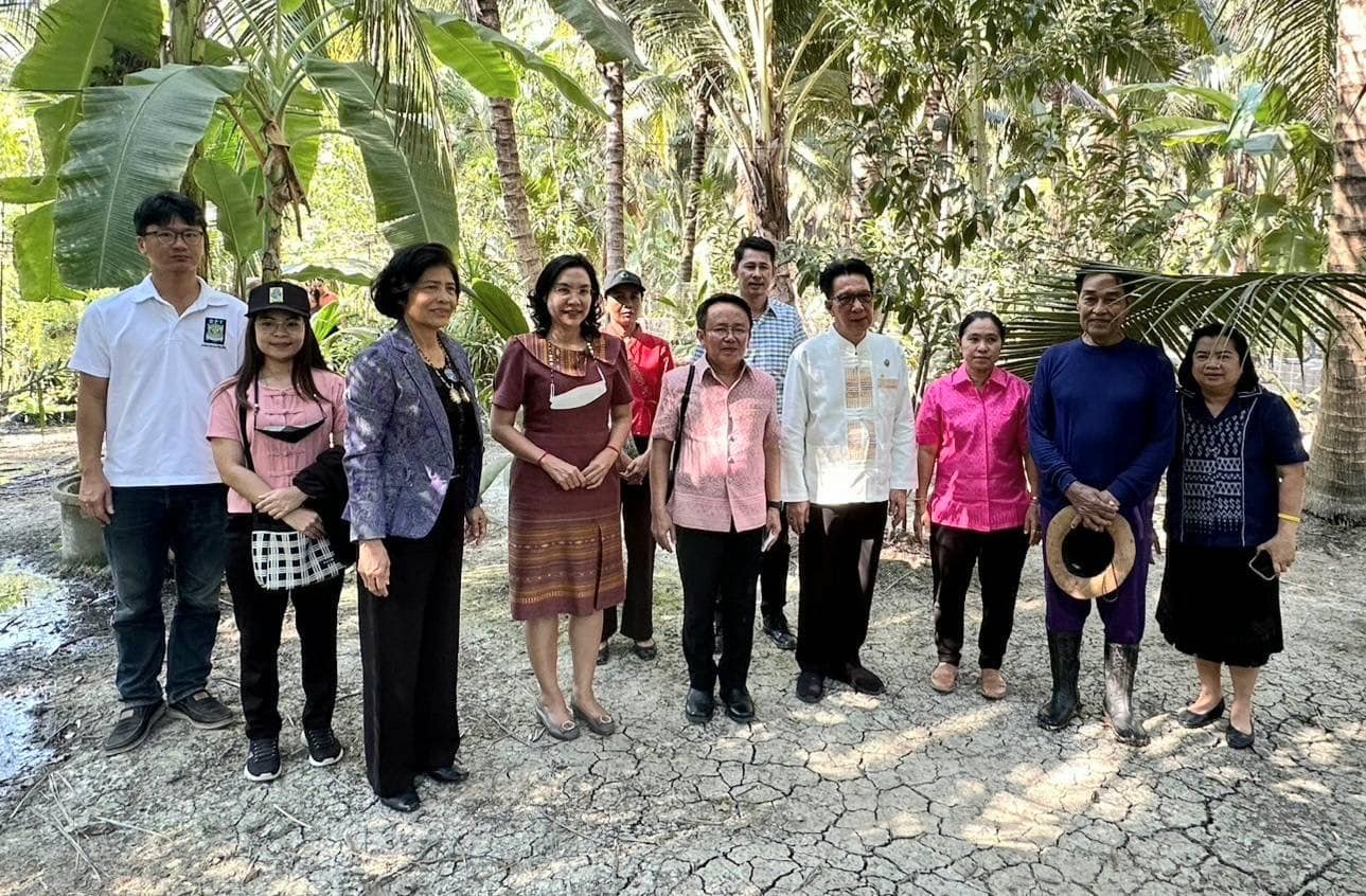 📣 พช. ราชบุรี ลงพื้นที่ตรวจเยี่ยมและให้กำลังใจ สนับสนุนและติดตาม ผลการดำเนินการตามนโยบายของรัฐบาล ภารกิจสำคัญของกระทรวงมหาดไทย และจังหวัดราชบุรี เกิดการบูรณาการร่วมคิดร่วมทำสรรสร้างสิ่งดีให้เกิดขึ้น “Change for good”