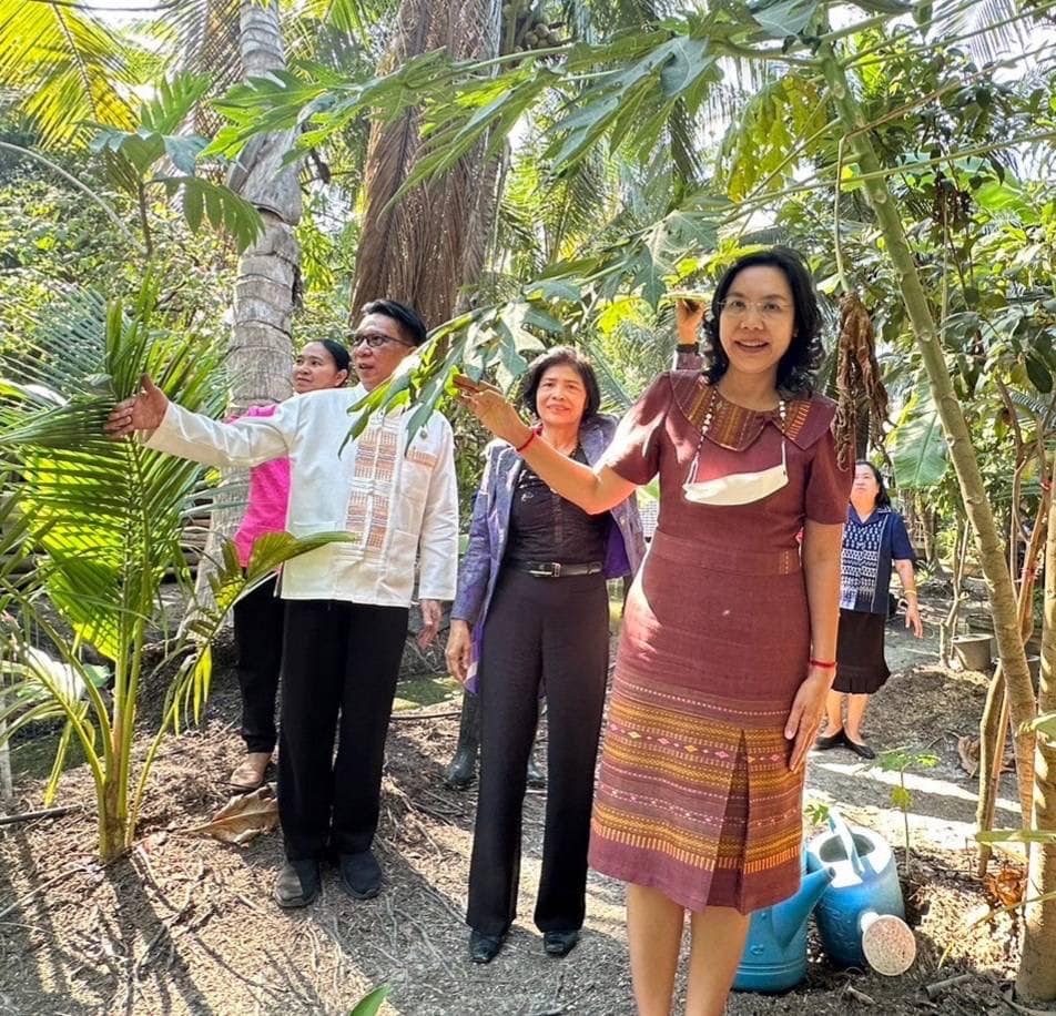 📣 พช. ราชบุรี ลงพื้นที่ตรวจเยี่ยมและให้กำลังใจ สนับสนุนและติดตาม ผลการดำเนินการตามนโยบายของรัฐบาล ภารกิจสำคัญของกระทรวงมหาดไทย และจังหวัดราชบุรี เกิดการบูรณาการร่วมคิดร่วมทำสรรสร้างสิ่งดีให้เกิดขึ้น “Change for good”