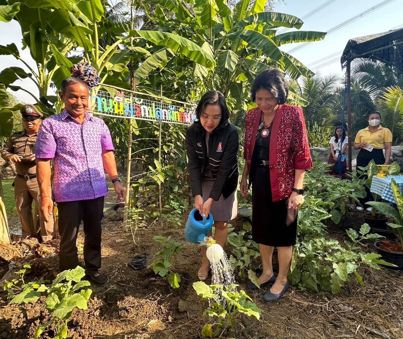 📣 พช. ราชบุรี ลงพื้นที่ตรวจเยี่ยมและให้กำลังใจ สนับสนุนและติดตาม ผลการดำเนินการตามนโยบายของรัฐบาล ภารกิจสำคัญของกระทรวงมหาดไทย และจังหวัดราชบุรี เกิดการบูรณาการร่วมคิดร่วมทำสรรสร้างสิ่งดีให้เกิดขึ้น “Change for good”