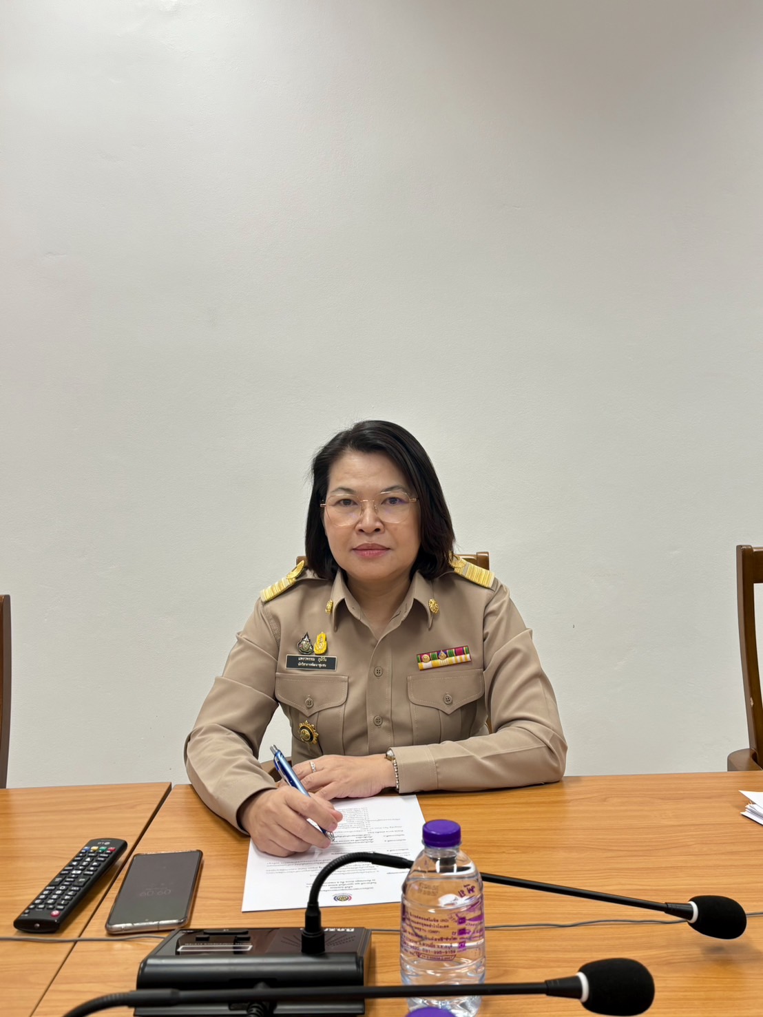 📣 พช.ราชบุรี ร่วมรับฟังประชุมกรมการพัฒนาชุมชน ครั้งที่ 2/2567 “ขับเคลื่อนงานตามประเด็นเน้นย้ำในไตรมาส 2 พร้อมสร้างการรับรู้ภูมิปัญญาผ้าไทยและผ้าลายพระราชทาน น้อมนำแนวพระดำริของสมเด็จพระเจ้าลูกเธอ เจ้าฟ้าสิริวัณณวรี นารีรัตนราชกัญญา ในการส่งเสริมอนุรักษ์ภูมิปัญญาผ้าไทยให้ทันสมัยสู่สากล” ผ่านระบบวีดิทัศน์ทางไกล (Video Conference) กรมการพัฒนาชุมชน กระทรวงมหาดไทย