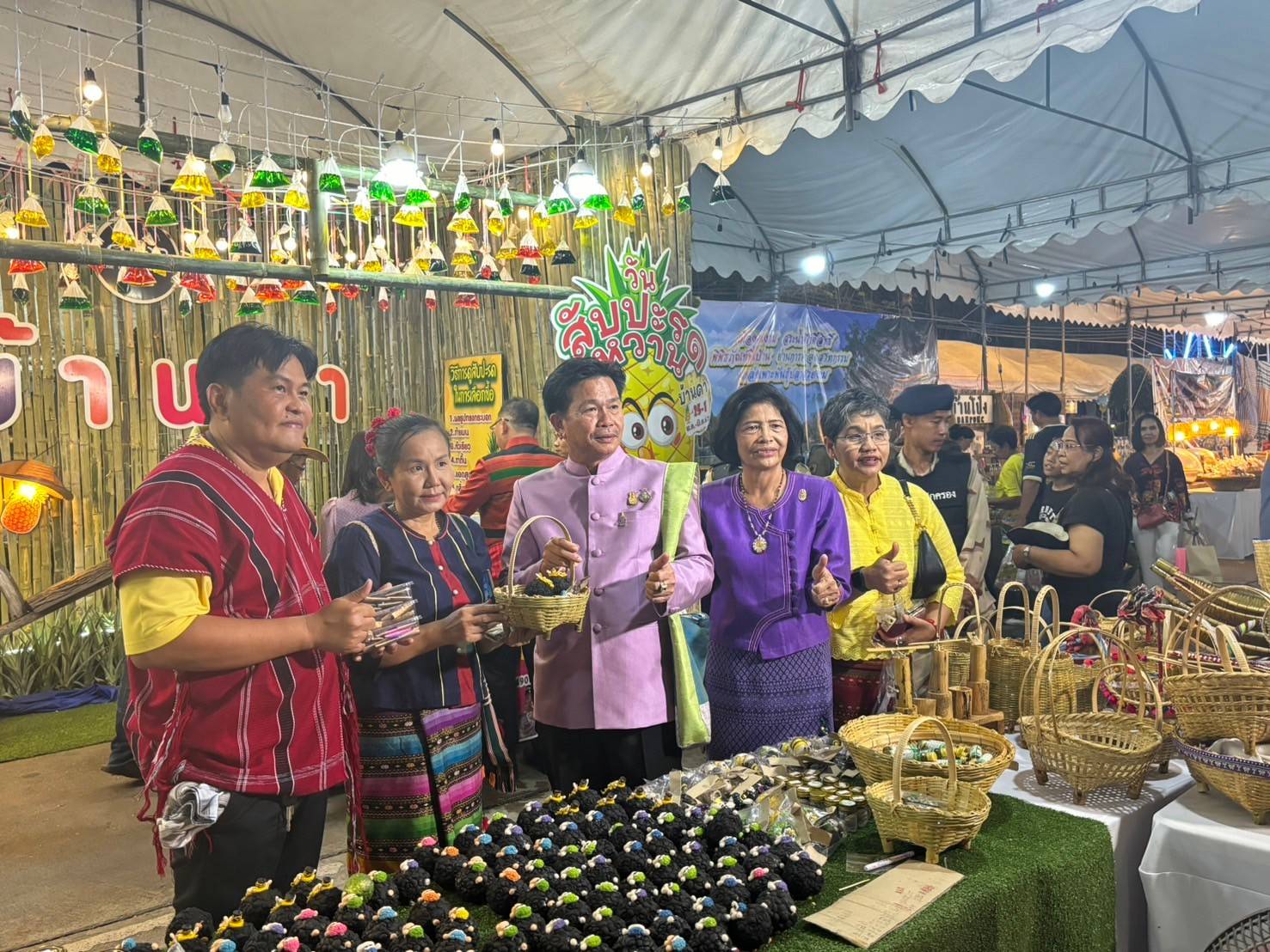 📣 พช.ราชบุรี ร่วมเปิดงาน “ท่องเที่ยวราชบุรี ของดีเมืองโอ่ง และงานกาชาด ประจำปี 2567 ” พร้อมทั้งเยี่ยมชม ให้กำลังใจ ผู้ผลิตผู้ประกอบการOTOP จังหวัดราชบุรี ที่นำสินค้ามาจัดแสดงและจำหน่ายภายในงานฯ