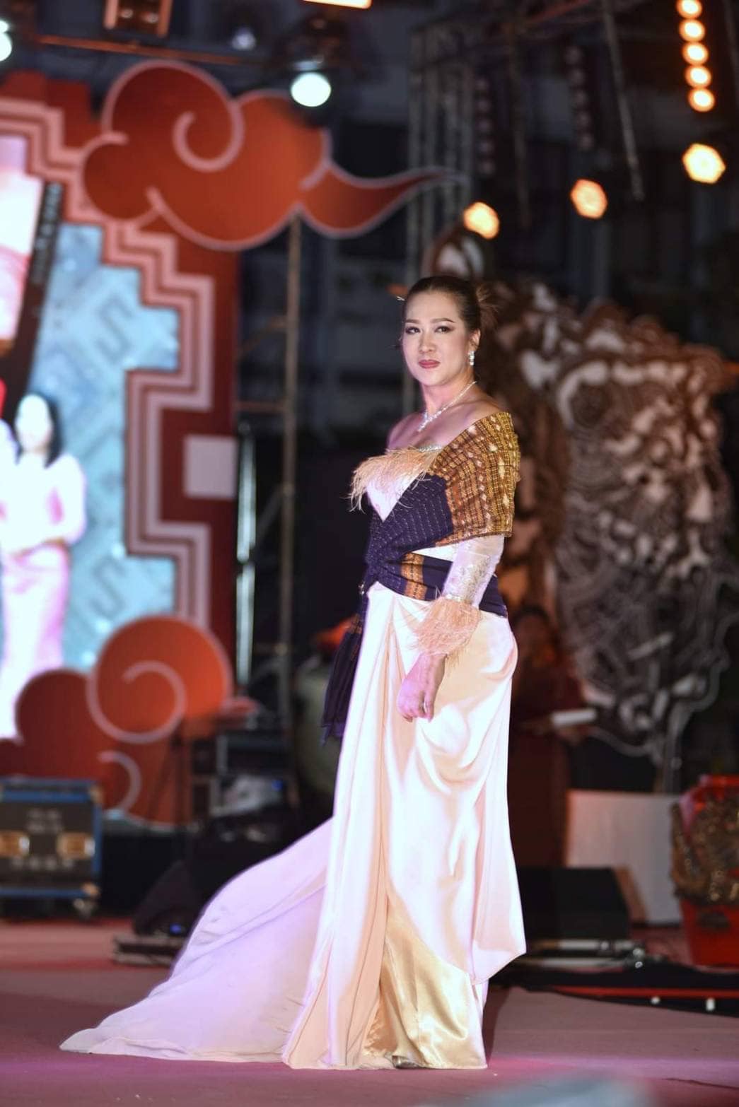 📣 พช.ราชบุรี /จ.ราชบุรี จัดยิ่งใหญ่ เดินแบบผ้าไทยใส่ให้สนุก “ภูษาศิลป์ ถิ่นผ้าราชบุรี ” ในงานท่องเที่ยวราชบุรี ของดีเมืองโอ่งและงานกาชาดประจำปี 2567