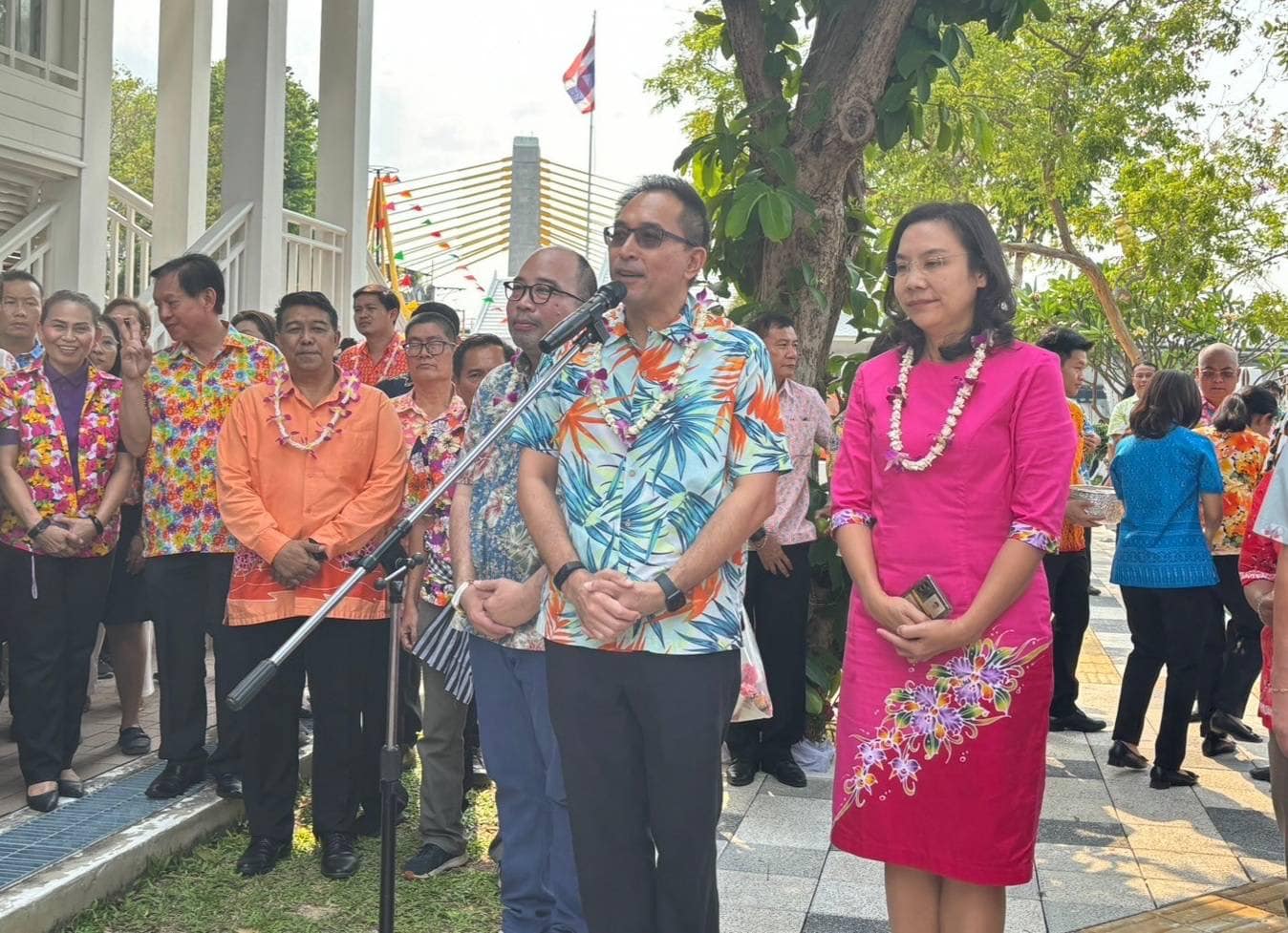 📣 พช.ราชบุรี ร่วมกิจกรรมสรงน้ำพระและรดน้ำขอพรผู้ว่าราชการจังหวัดราชบุรี เสริมสิริมงคลและสืบทอดประเพณีอันดีงาม เนื่องในเทศกาลสงกรานต์ ปี 2567