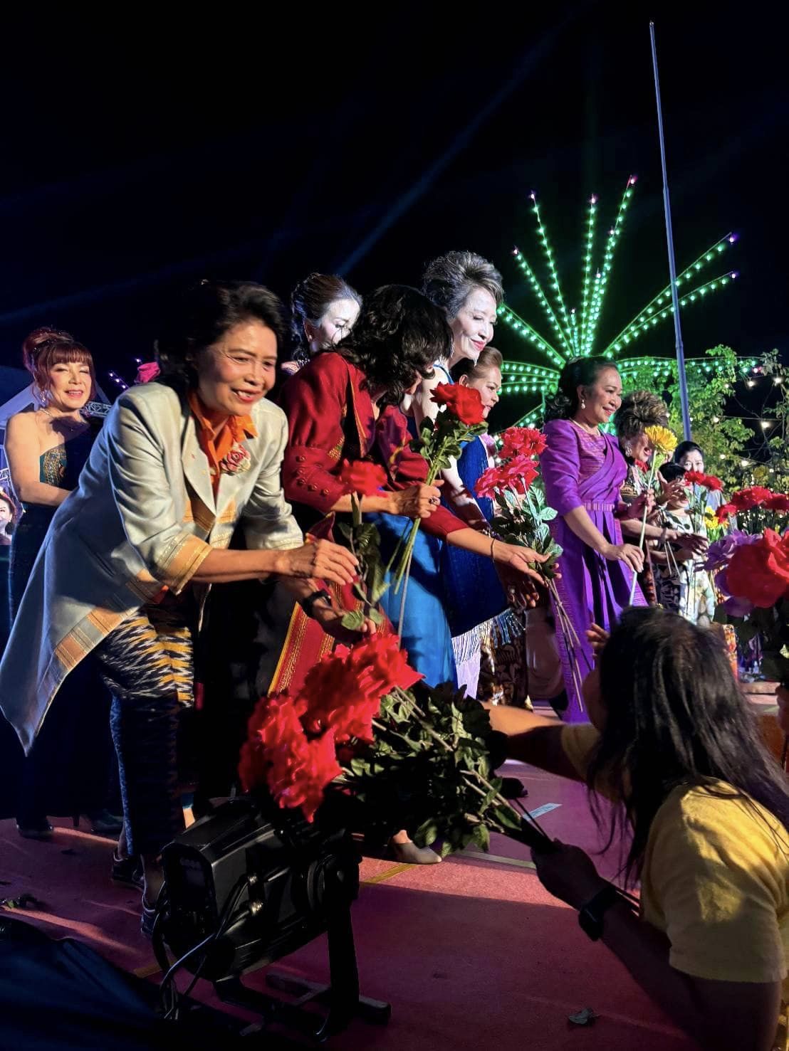 📣 พช.ราชบุรี /จ.ราชบุรี จัดยิ่งใหญ่ เดินแบบผ้าไทยใส่ให้สนุก “ภูษาศิลป์ ถิ่นผ้าราชบุรี ” ในงานท่องเที่ยวราชบุรี ของดีเมืองโอ่งและงานกาชาดประจำปี 2567