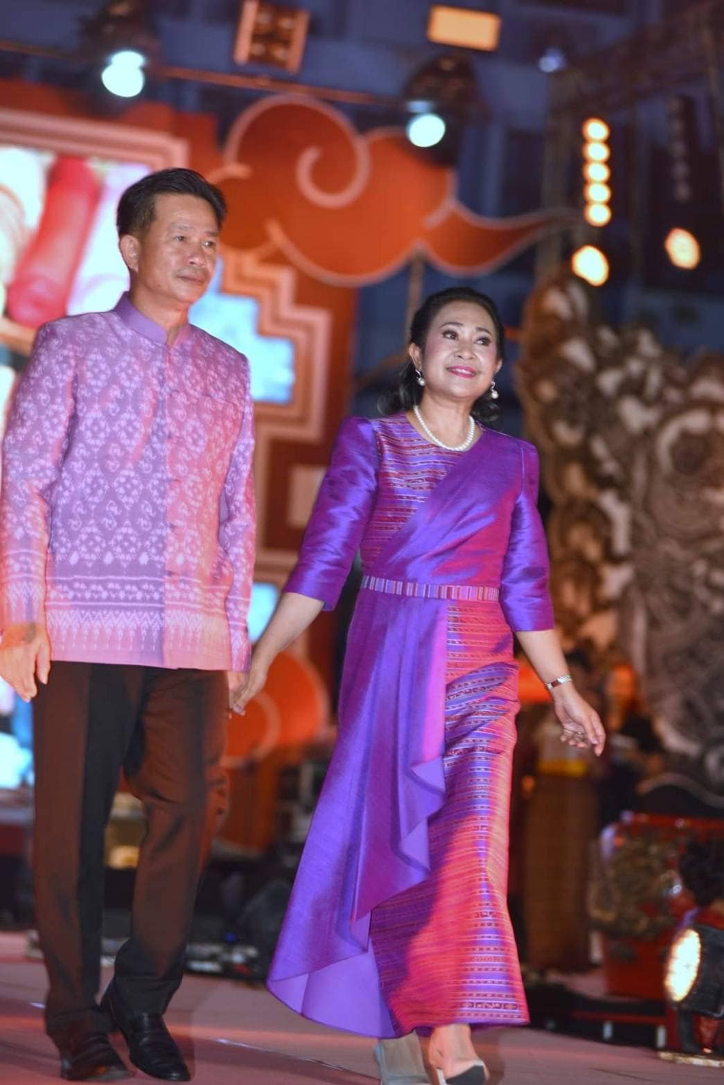 📣 พช.ราชบุรี /จ.ราชบุรี จัดยิ่งใหญ่ เดินแบบผ้าไทยใส่ให้สนุก “ภูษาศิลป์ ถิ่นผ้าราชบุรี ” ในงานท่องเที่ยวราชบุรี ของดีเมืองโอ่งและงานกาชาดประจำปี 2567