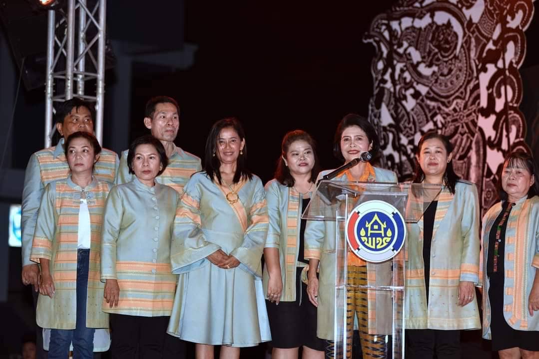 📣 พช.ราชบุรี /จ.ราชบุรี จัดยิ่งใหญ่ เดินแบบผ้าไทยใส่ให้สนุก “ภูษาศิลป์ ถิ่นผ้าราชบุรี ” ในงานท่องเที่ยวราชบุรี ของดีเมืองโอ่งและงานกาชาดประจำปี 2567