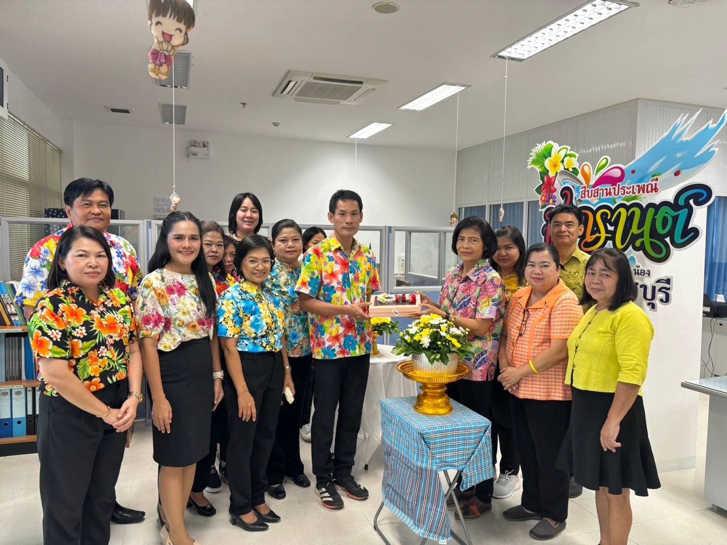 📣 พช.ราชบุรี จัดกิจกรรรมสืบสานประเพณีไทย เนื่องในเทศกาลสงกรานต์ ปี 2567 สรงน้ำพระและรดน้ำขอพรพัฒนาการจังหวัดราชบุรี 💦