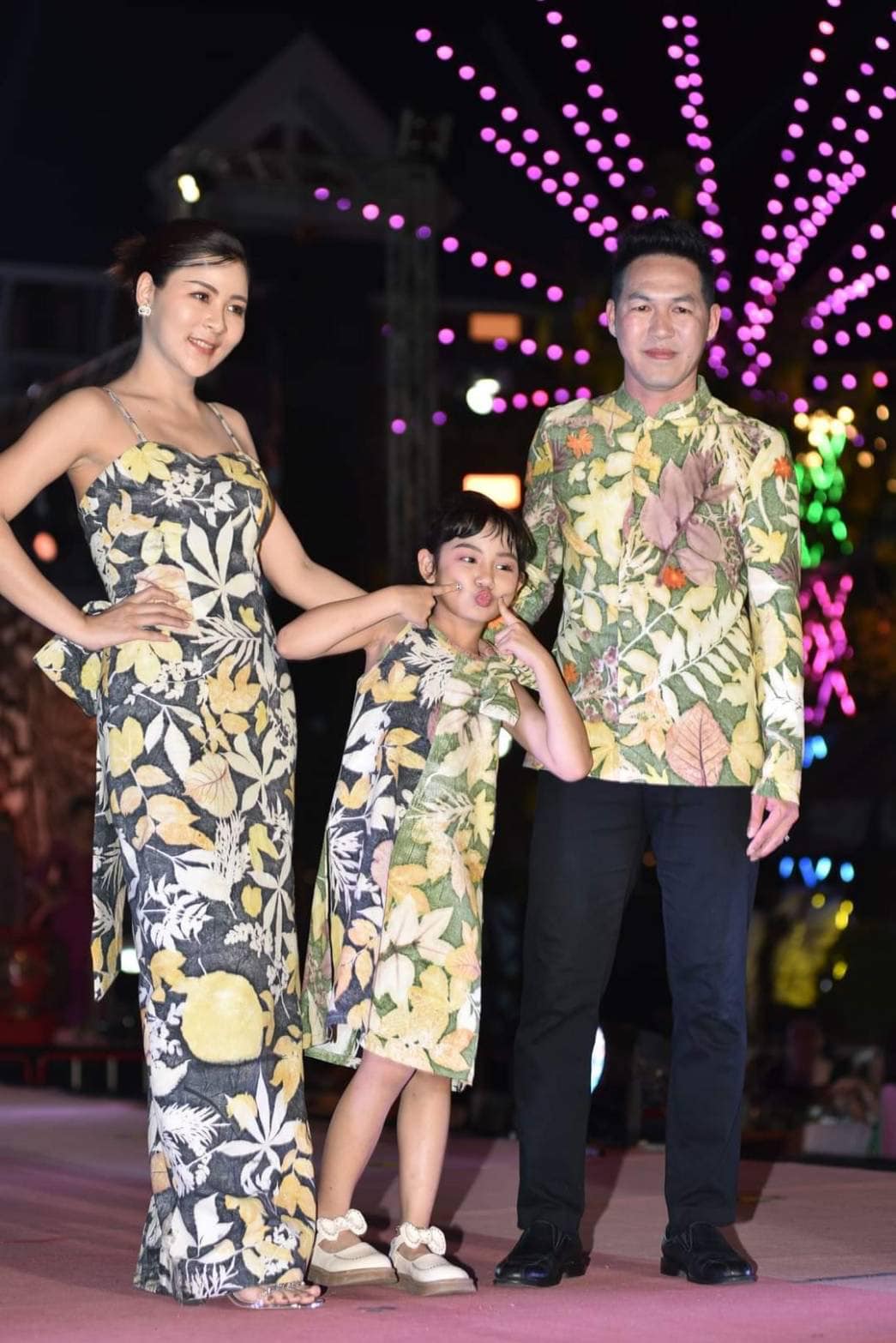 📣 พช.ราชบุรี /จ.ราชบุรี จัดยิ่งใหญ่ เดินแบบผ้าไทยใส่ให้สนุก “ภูษาศิลป์ ถิ่นผ้าราชบุรี ” ในงานท่องเที่ยวราชบุรี ของดีเมืองโอ่งและงานกาชาดประจำปี 2567