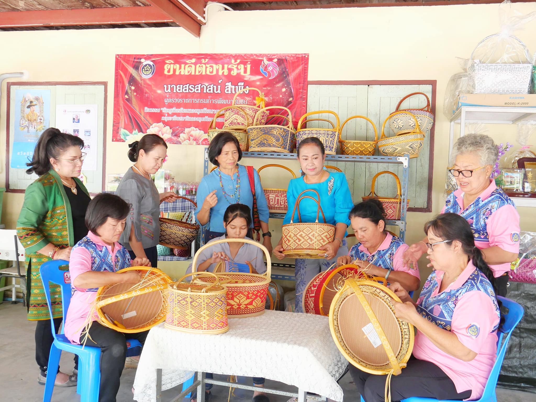 📣 พช.ราชบุรี/มมท.ราชบุรี ลงพื้นที่ส่งเสริมการสร้างอาชีพให้กลุ่มสตรีในพื้นที่ ติดตามการต่อยอดการพัฒนาผลิตภัณฑ์ OTOP สร้างงาน สร้างรายได้ พัฒนาคุณภาพชีวิต พัฒนาสตรีให้เกิดความยั่งยืนทุก ๆ ด้าน