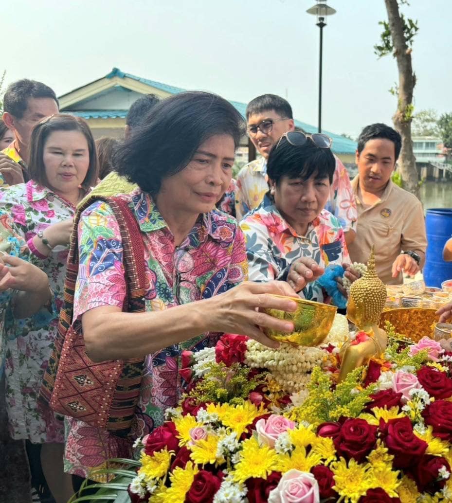 📣 พช.ราชบุรี ร่วมกิจกรรมสรงน้ำพระและรดน้ำขอพรผู้ว่าราชการจังหวัดราชบุรี เสริมสิริมงคลและสืบทอดประเพณีอันดีงาม เนื่องในเทศกาลสงกรานต์ ปี 2567