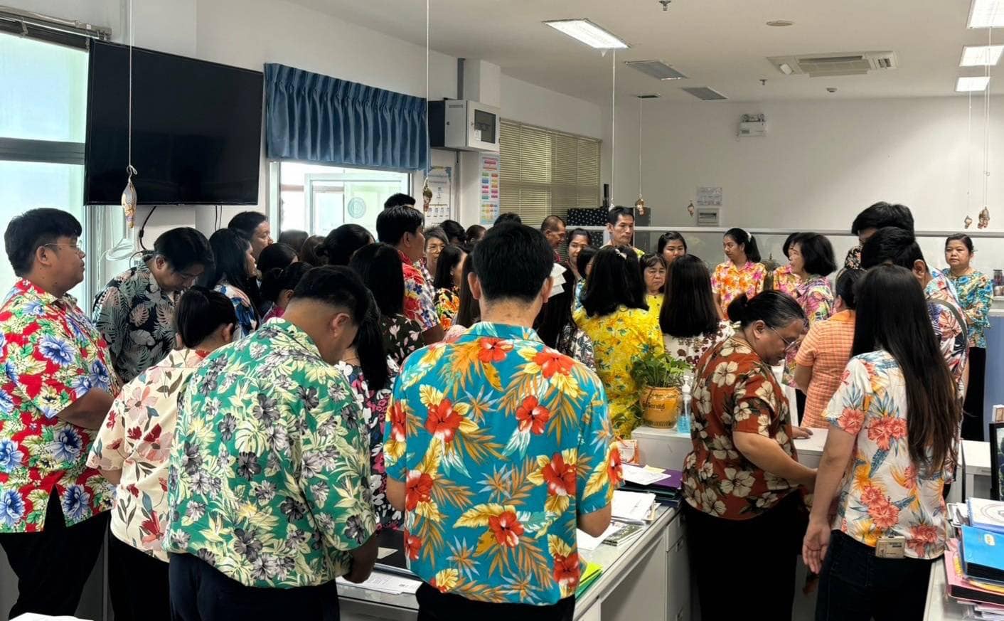 📣 พช.ราชบุรี จัดกิจกรรรมสืบสานประเพณีไทย เนื่องในเทศกาลสงกรานต์ ปี 2567 สรงน้ำพระและรดน้ำขอพรพัฒนาการจังหวัดราชบุรี 💦