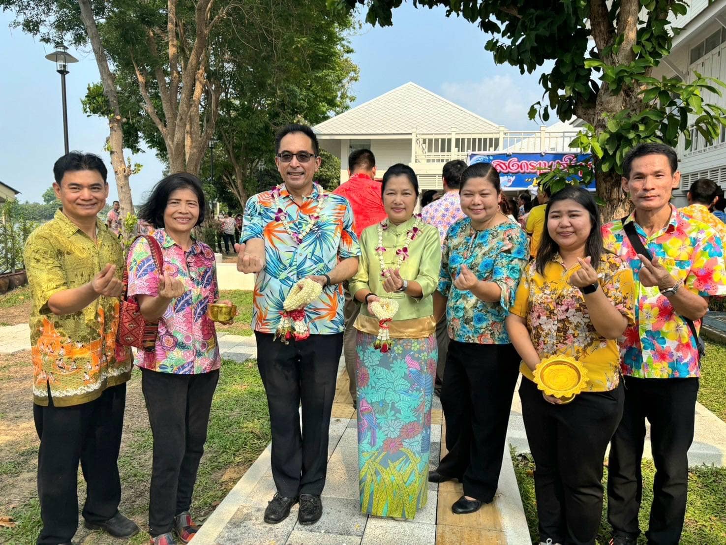 📣 พช.ราชบุรี ร่วมกิจกรรมสรงน้ำพระและรดน้ำขอพรผู้ว่าราชการจังหวัดราชบุรี เสริมสิริมงคลและสืบทอดประเพณีอันดีงาม เนื่องในเทศกาลสงกรานต์ ปี 2567