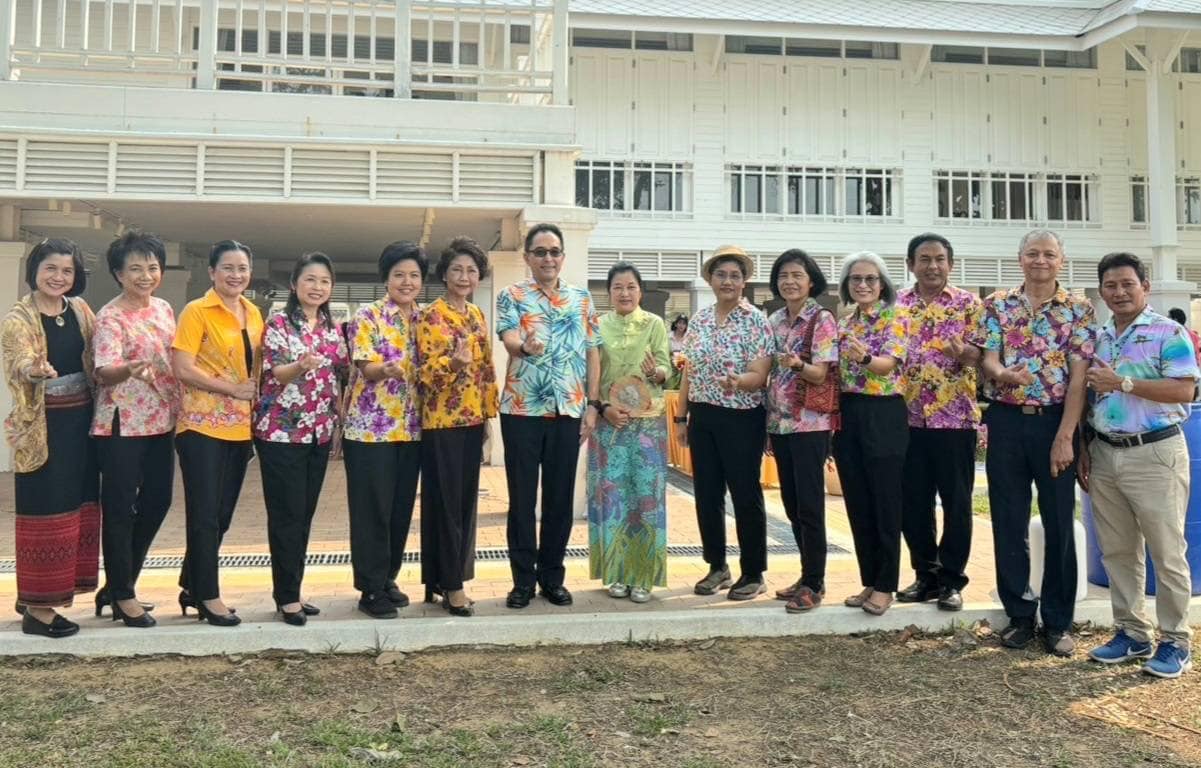 📣 พช.ราชบุรี ร่วมกิจกรรมสรงน้ำพระและรดน้ำขอพรผู้ว่าราชการจังหวัดราชบุรี เสริมสิริมงคลและสืบทอดประเพณีอันดีงาม เนื่องในเทศกาลสงกรานต์ ปี 2567