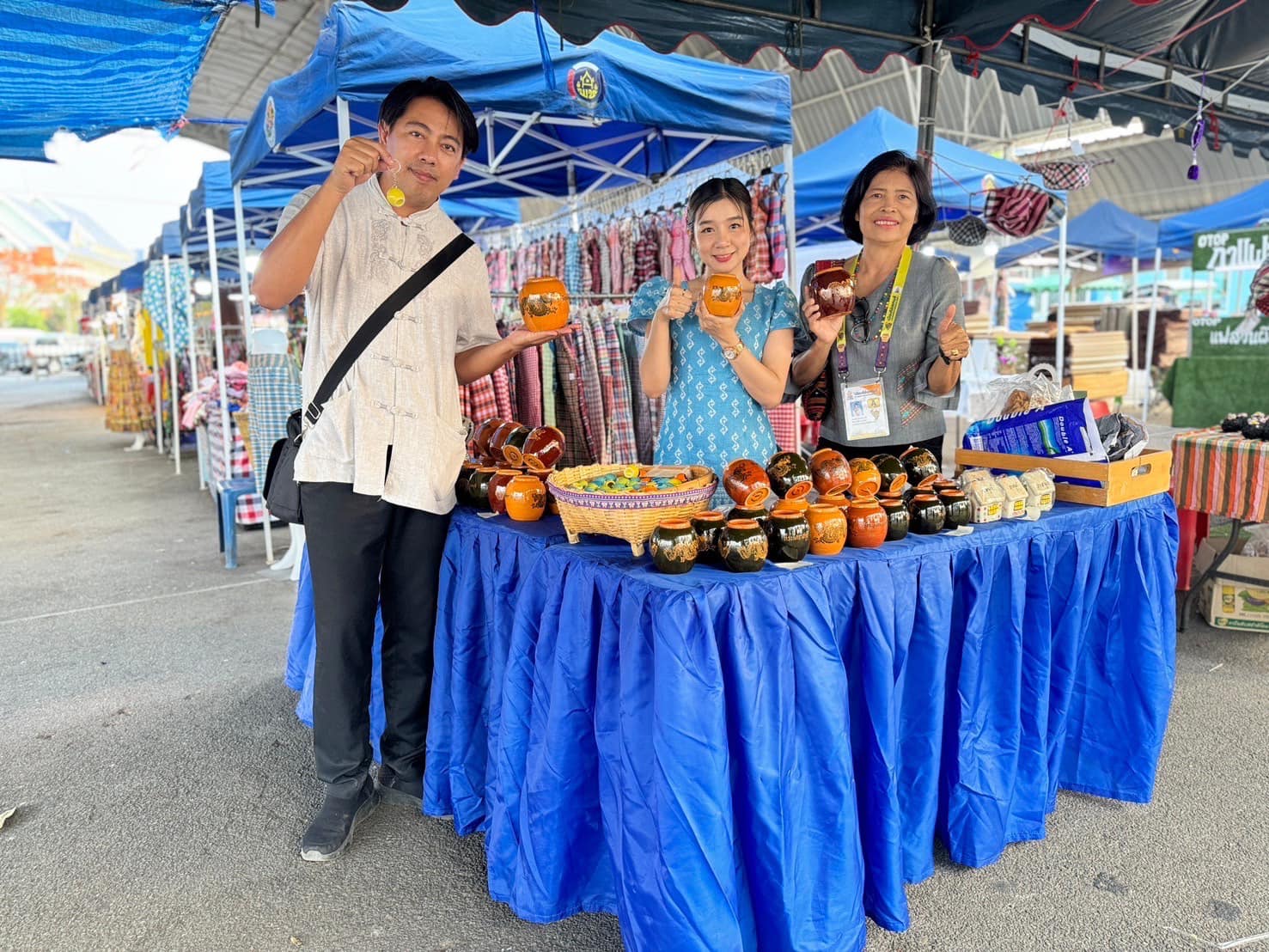 📣 พช.ราชบุรี จัดงานมหกรรม “ชม ชิม ช้อป สินค้า OTOP และของดีจังหวัดราชบุรี” ต้อนรับทัพนักกีฬาอาวุโสแห่งชาติ ครั้งที่ 6 “เมืองโอ่งเกมส์”  ระหว่างวันที่ 19-26 เมษายน 2567