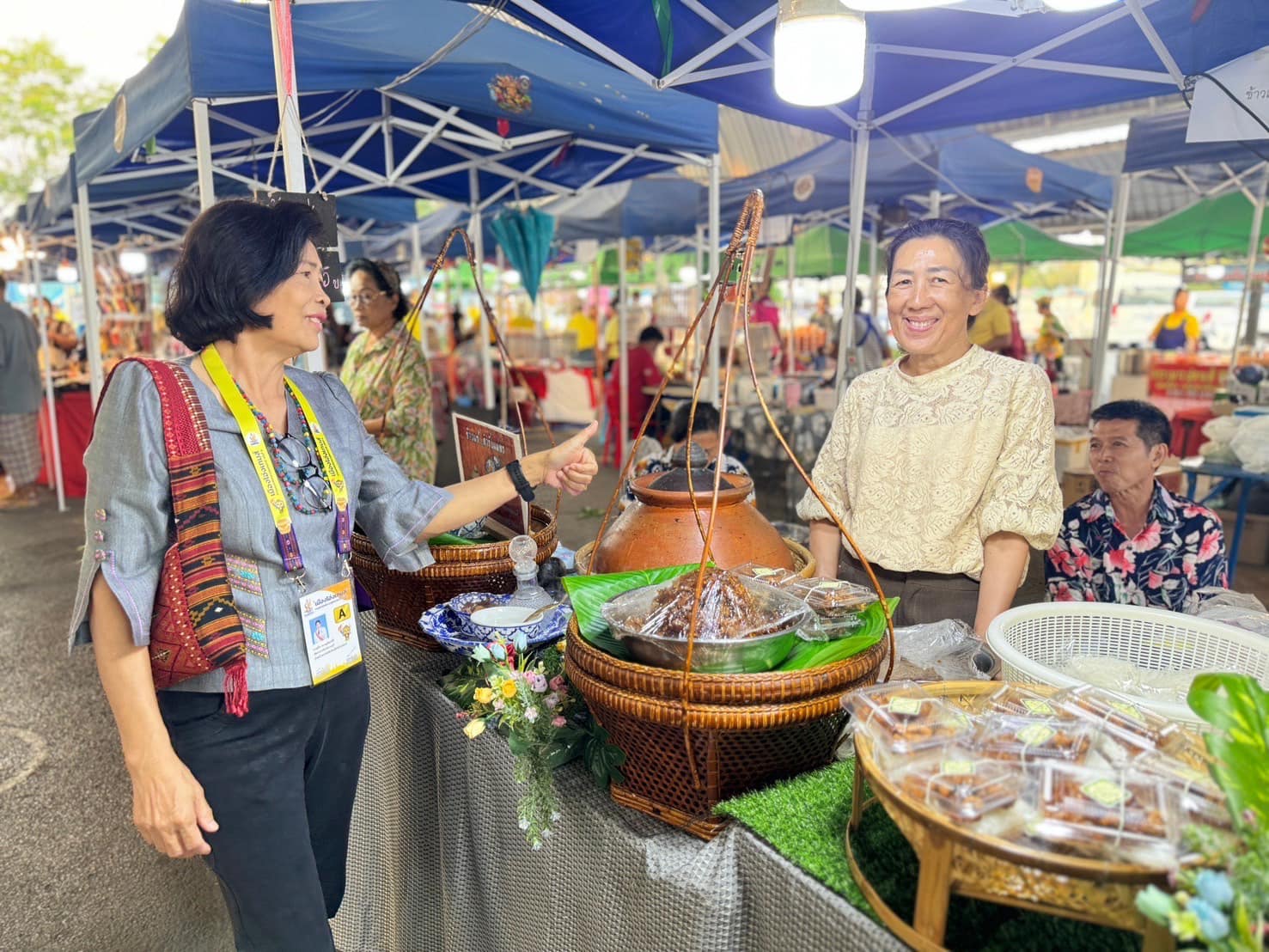 📣 พช.ราชบุรี จัดงานมหกรรม “ชม ชิม ช้อป สินค้า OTOP และของดีจังหวัดราชบุรี” ต้อนรับทัพนักกีฬาอาวุโสแห่งชาติ ครั้งที่ 6 “เมืองโอ่งเกมส์”  ระหว่างวันที่ 19-26 เมษายน 2567