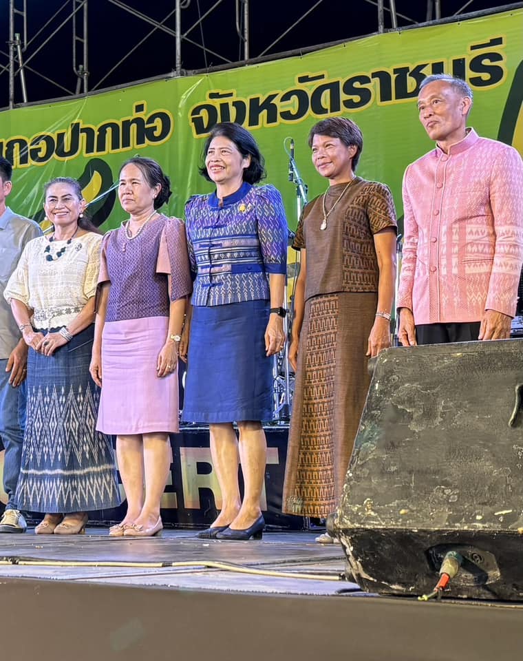 🥭 พช.ราชบุรี ร่วมเป็นคณะกรรมการตัดสินการประกวดธิดามะม่วง ในงาน”วันมะม่วงและของดีอำเภอปากท่อ ครั้งที่ 25 ประจำปี 2567″ 🥭