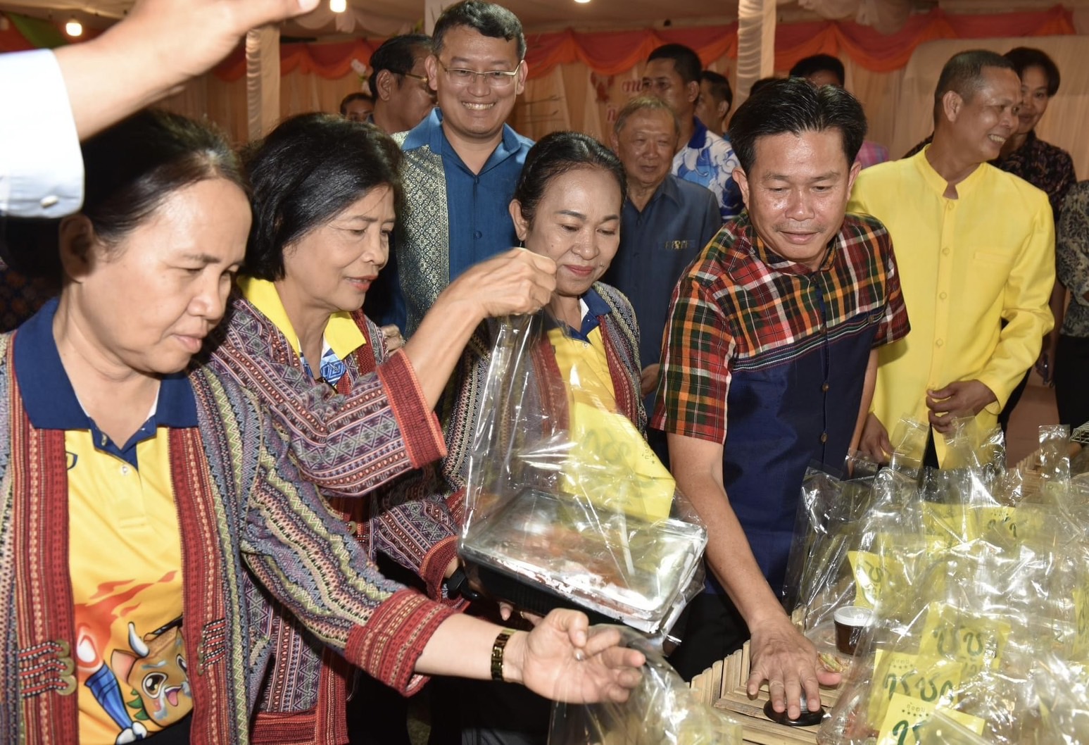 🦐 พช.ราชบุรี เข้าร่วมพิธีเปิดงาน “เทศกาลกินกุ้งและของดีอำเภอบางแพ” ประจำปี 2567 🦐