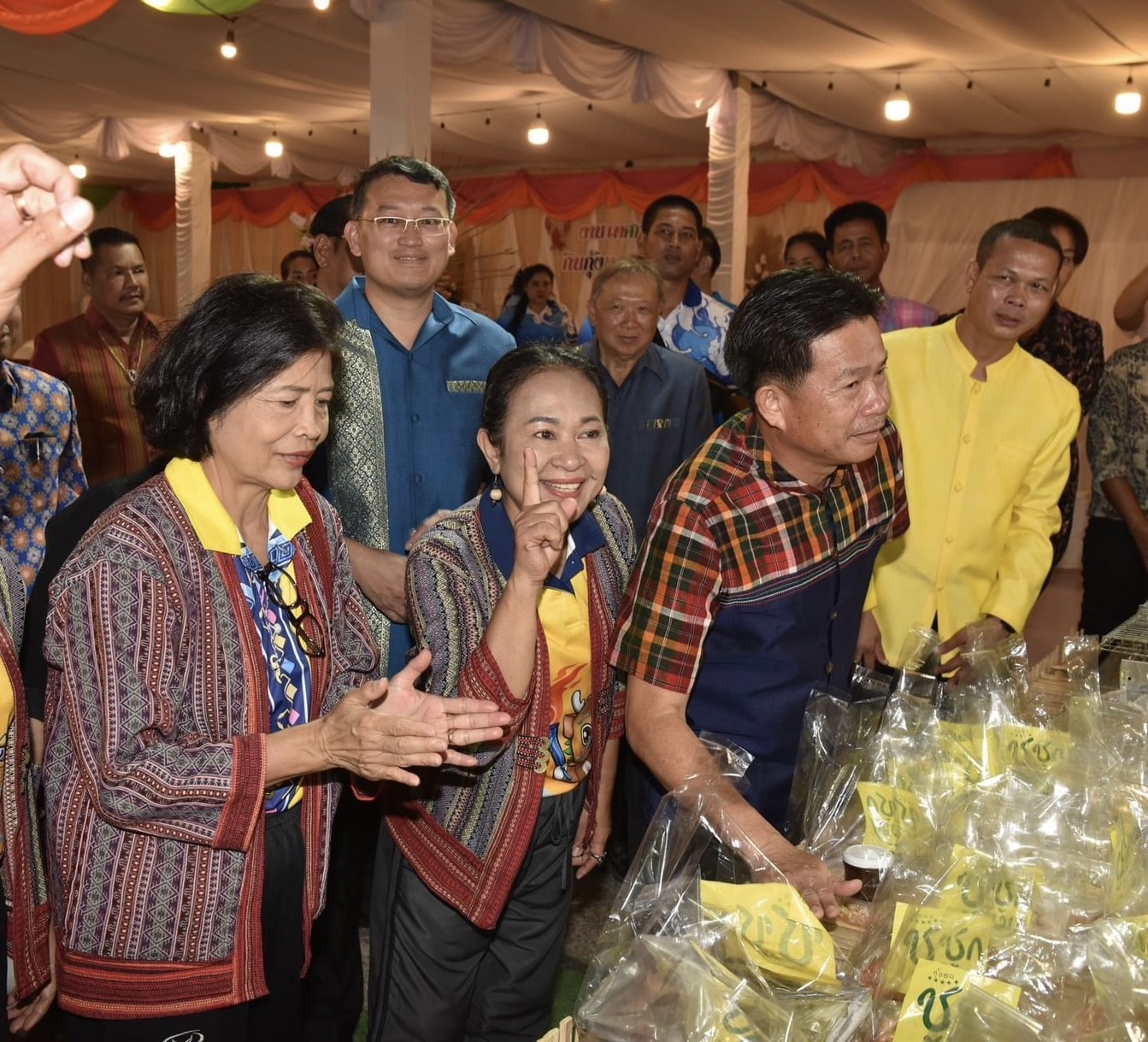 🦐 พช.ราชบุรี เข้าร่วมพิธีเปิดงาน “เทศกาลกินกุ้งและของดีอำเภอบางแพ” ประจำปี 2567 🦐