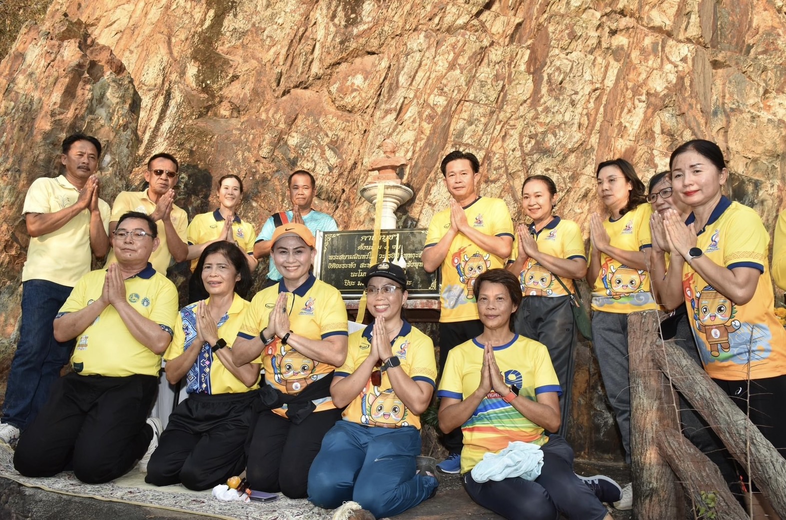 📣 พช.ราชบุรี สร้างพลังกาย เสริมพลังใจ ชาว พช.ราชบุรีสุขภาพดี ร่วมกิจกรรม “ผู้ว่าฯ พาออกกำลังกาย” ครั้งที่ 6