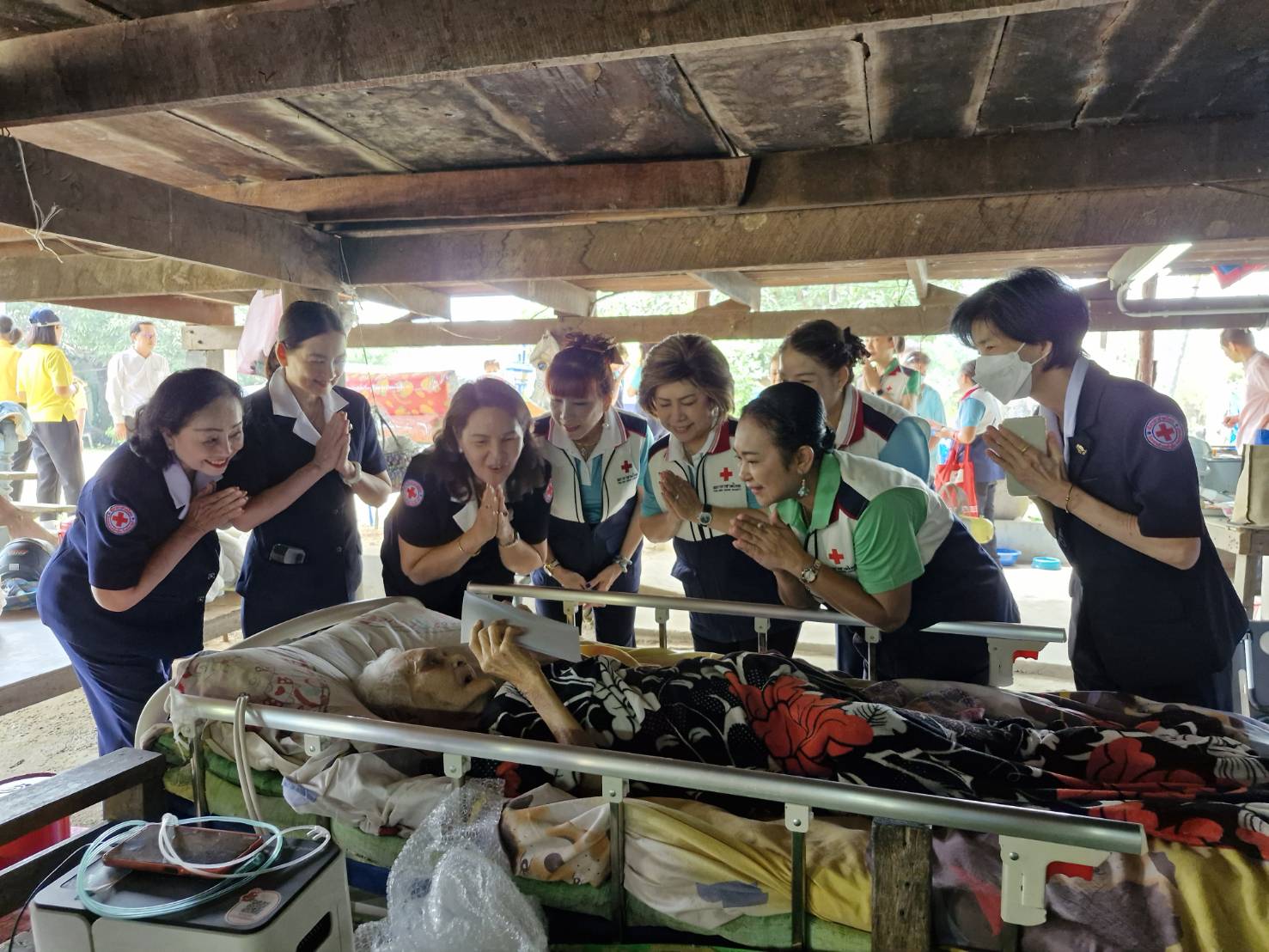 พช.บ้านโป่ง ลงพื้นที่เยี่ยมและให้กำลังใจครัวเรือนยากจน มอบเครื่องอุปโภค บริโภค ในการช่วยเหลือเพื่อบรรเทาความเดือดร้อนในเบื้องต้น