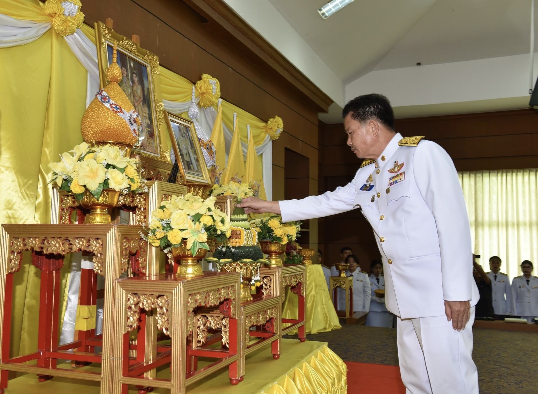 📣 พช.ราชบุรี ร่วมพิธีรับพระราชทานพระบรมฉายาลักษณ์ พระบาทสมเด็จพระเจ้าอยู่หัวที่ฉายกับสมเด็จพระนางเจ้าฯ พระบรมราชินี