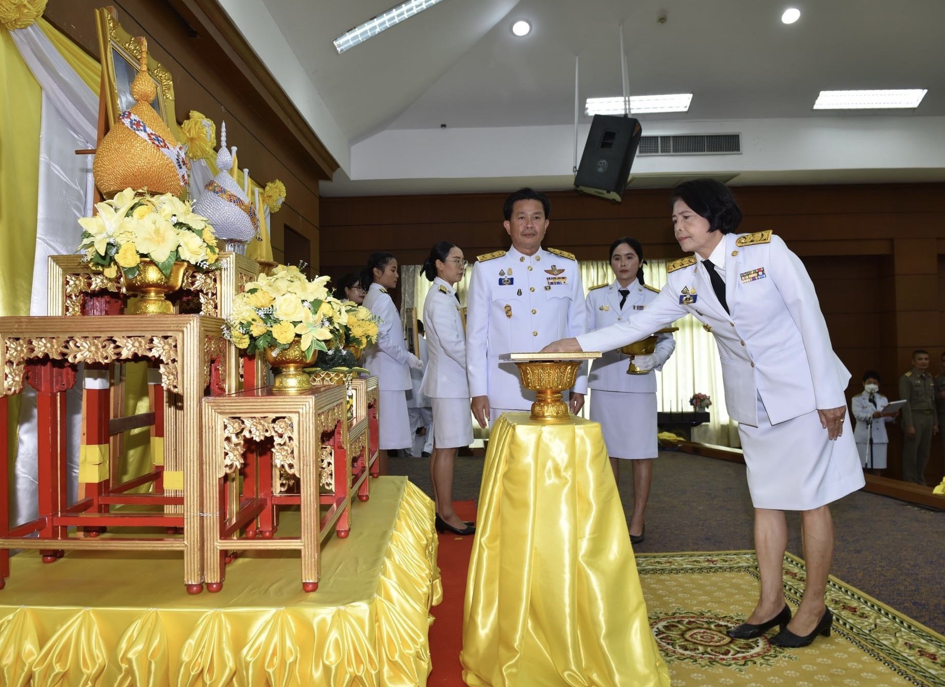 📣 พช.ราชบุรี ร่วมพิธีรับพระราชทานพระบรมฉายาลักษณ์ พระบาทสมเด็จพระเจ้าอยู่หัวที่ฉายกับสมเด็จพระนางเจ้าฯ พระบรมราชินี