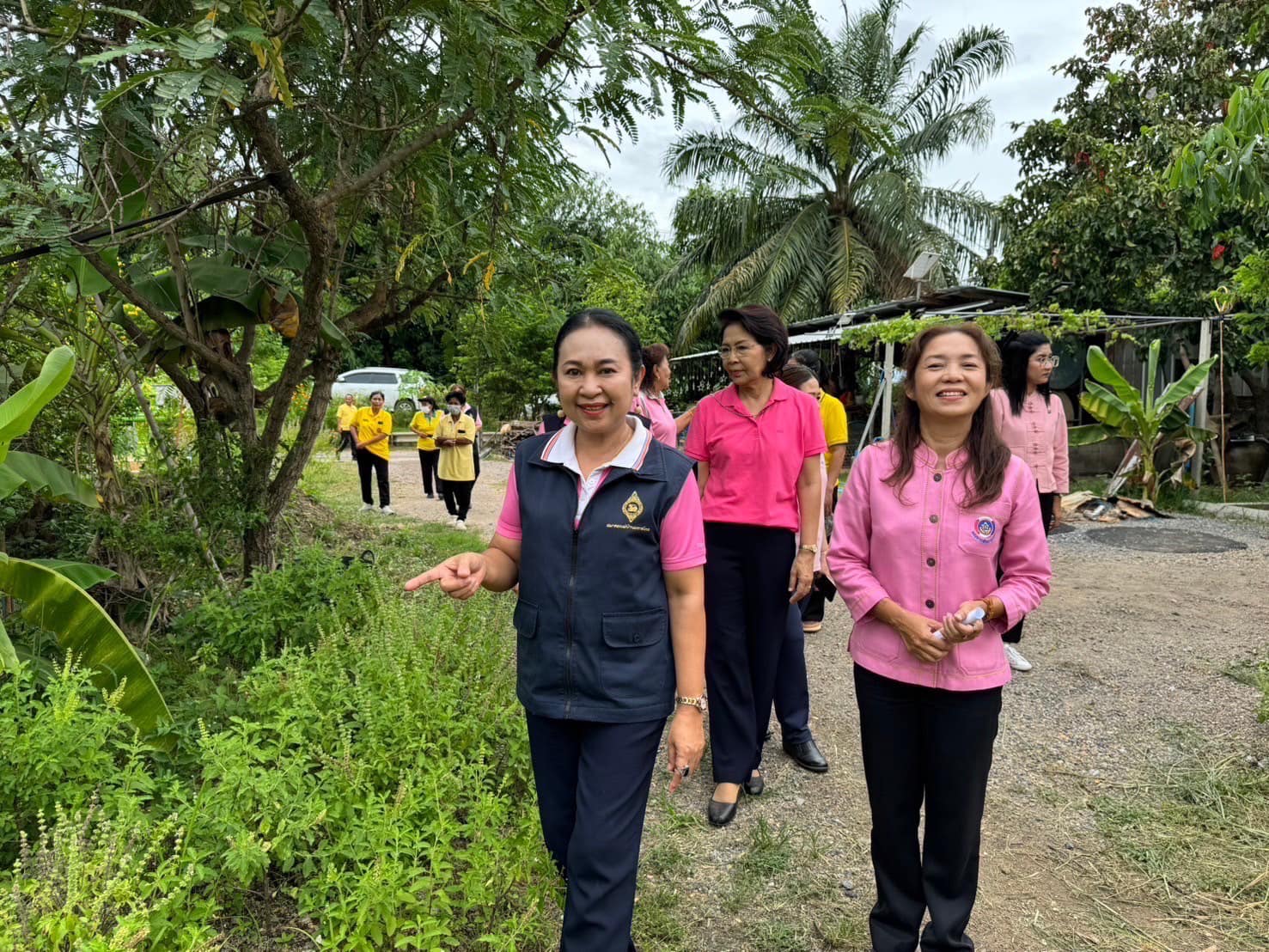 📣 จังหวัดราชบุรี ลงพื้นที่ตรวจเยี่ยม และติดตามผลการดำเนินงานกิจกรรมการสร้างความมั่นคงทางอาหาร “บ้านนี้มีรักปลูกผักกินเอง ทางนี้มีผลผู้คนรักกัน” ตามแนวพระราชดำริกรมสมเด็จพระเทพรัตนราชสุดาฯ สยามบรมราชกุมารี สู่การปฏิบัติ