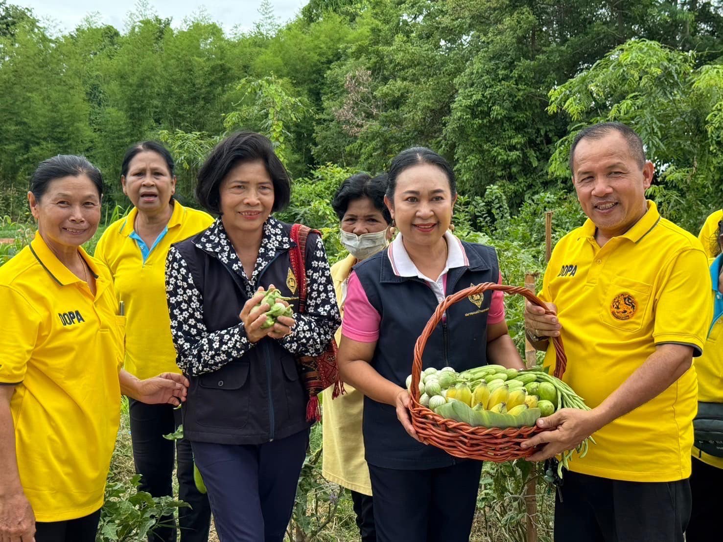 📣 จังหวัดราชบุรี ลงพื้นที่ตรวจเยี่ยม และติดตามผลการดำเนินงานกิจกรรมการสร้างความมั่นคงทางอาหาร “บ้านนี้มีรักปลูกผักกินเอง ทางนี้มีผลผู้คนรักกัน” ตามแนวพระราชดำริกรมสมเด็จพระเทพรัตนราชสุดาฯ สยามบรมราชกุมารี สู่การปฏิบัติ