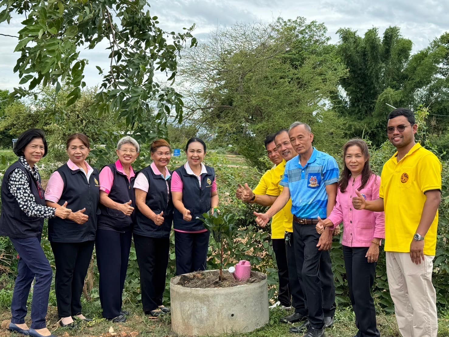 📣 จังหวัดราชบุรี ลงพื้นที่ตรวจเยี่ยม และติดตามผลการดำเนินงานกิจกรรมการสร้างความมั่นคงทางอาหาร “บ้านนี้มีรักปลูกผักกินเอง ทางนี้มีผลผู้คนรักกัน” ตามแนวพระราชดำริกรมสมเด็จพระเทพรัตนราชสุดาฯ สยามบรมราชกุมารี สู่การปฏิบัติ