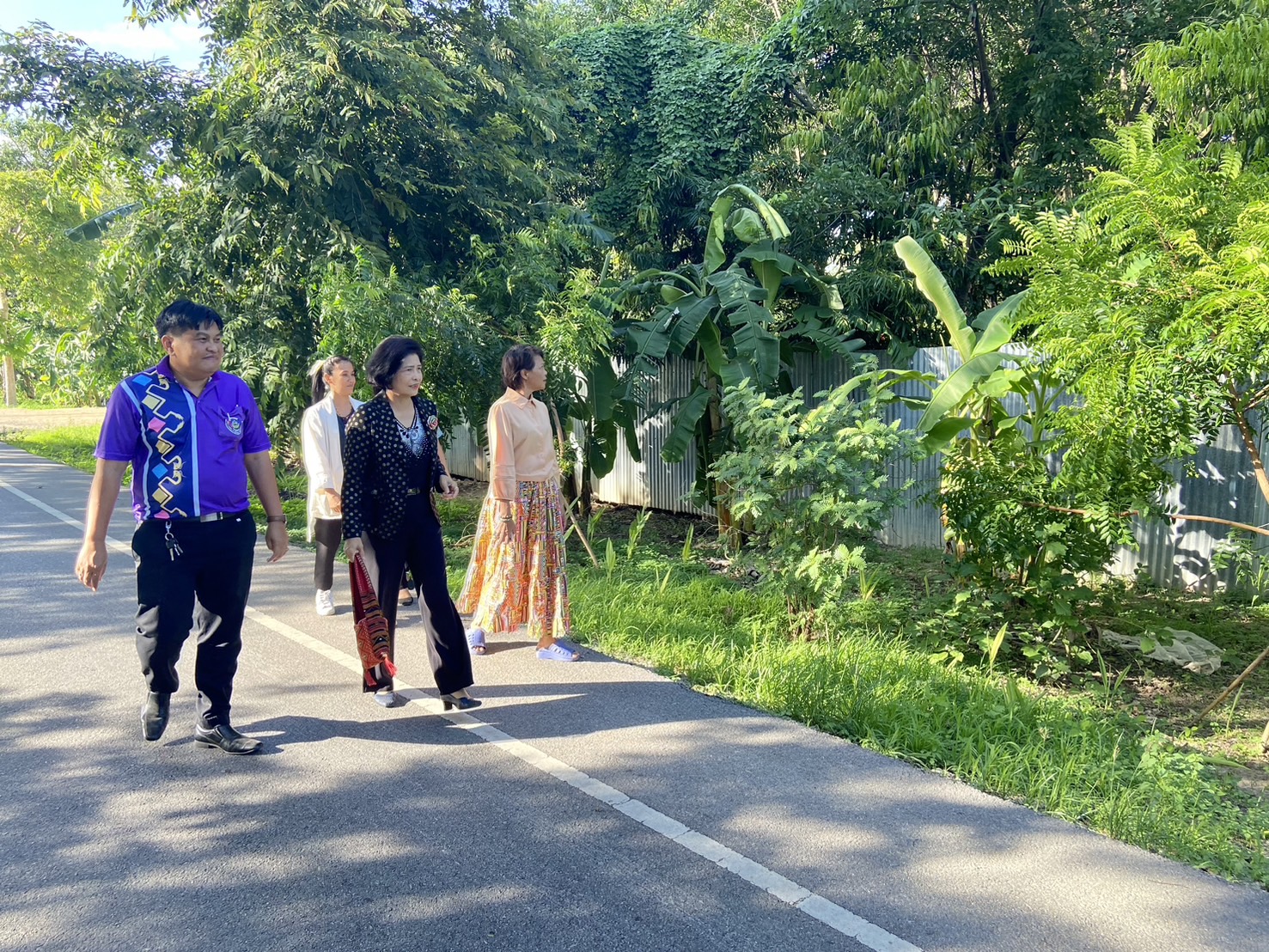 📣 พช.ราชบุรี ลงพื้นที่ตรวจเยี่ยม และติดตามผลการดำเนินงานกิจกรรมการสร้างความมั่นคงทางอาหาร “บ้านนี้มีรักปลูกผักกินเอง ทางนี้มีผลผู้คนรักกัน” ตามแนวพระราชดำริกรมสมเด็จพระเทพรัตนราชสุดาฯ สยามบรมราชกุมารี สู่การปฏิบัติ