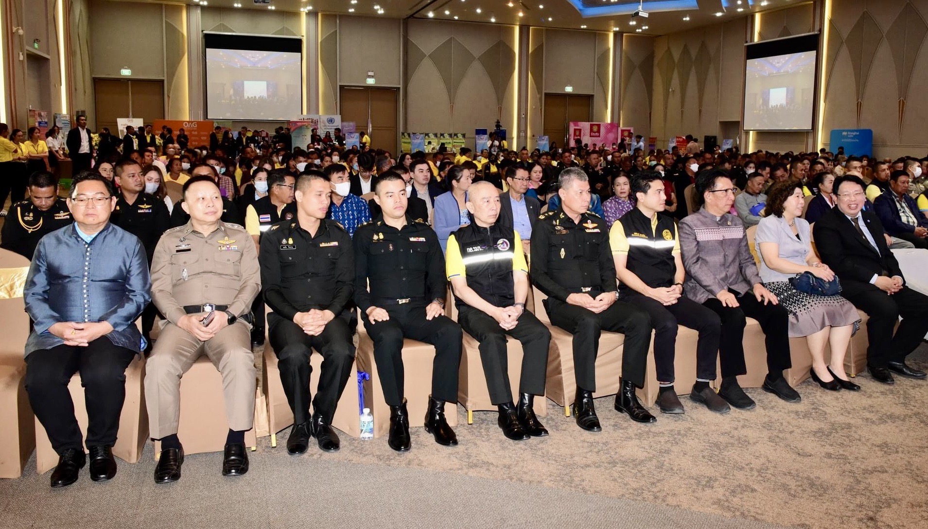 พช.ราชบุรี ร่วมพิธีเปิดโครงการ “มหกรรมแก้หนี้ สร้างวิถีแห่งความเป็นธรรม” จังหวัดราชบุรี