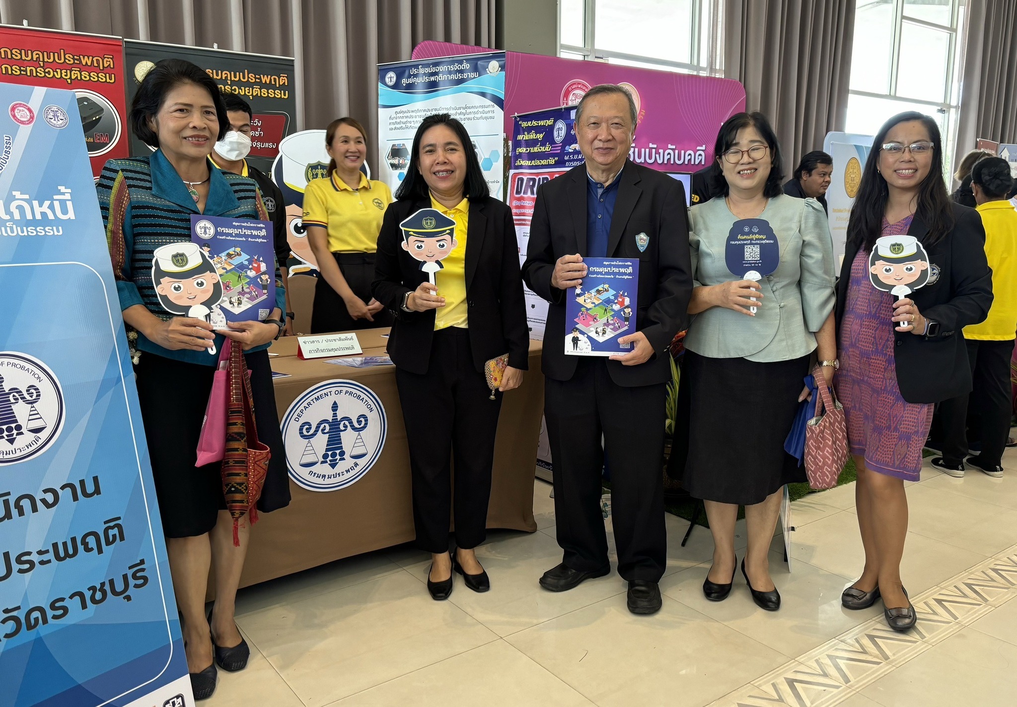 พช.ราชบุรี ร่วมพิธีเปิดโครงการ “มหกรรมแก้หนี้ สร้างวิถีแห่งความเป็นธรรม” จังหวัดราชบุรี