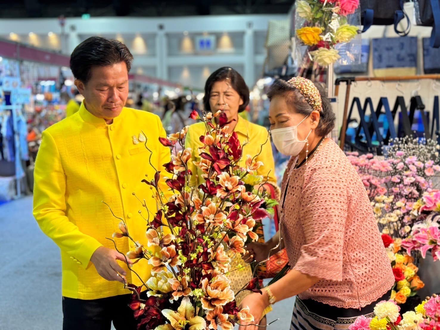 📣 จังหวัดราชบุรี ร่วมพิธีเปิดงาน “OTOP Midyear 2024 หลากหลายผลิตภัณฑ์ สีสันภูมิ ปัญญาไทย” พร้อมทั้งตรวจเยี่ยม ให้กำลังใจ ผู้ประกอบการ OTOP จังหวัดราชบุรี