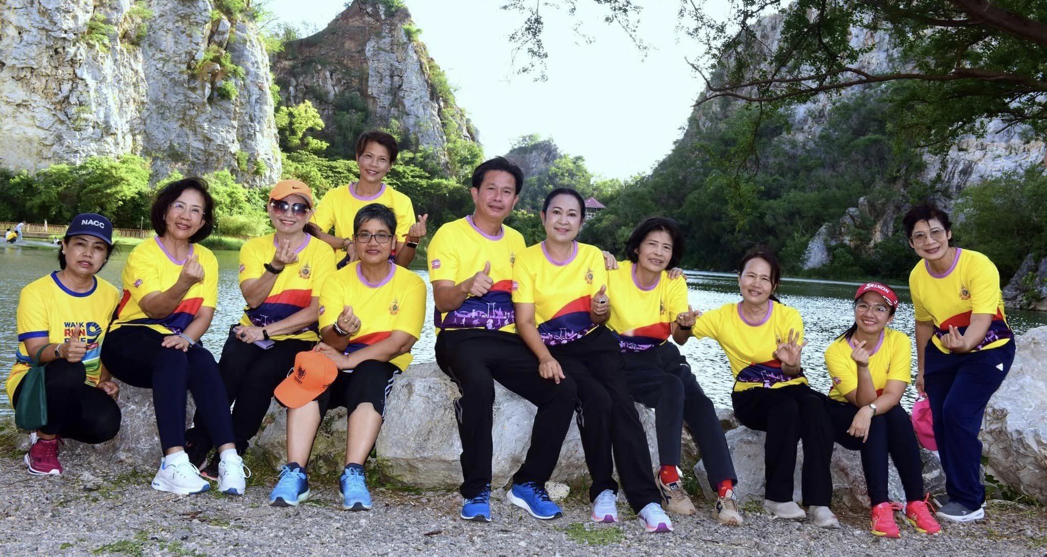 พช.ราชบุรี สร้างพลังกาย เสริมพลังใจ ชาว พช.ราชบุรีสุขภาพดี ร่วมกิจกรรม “ผู้ว่าฯ พาออกกำลังกาย” ณ อุทยานหินเขางู จังหวัดราชบุรี