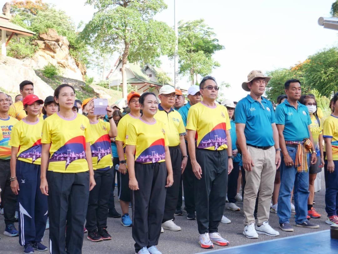 พช.ราชบุรี สร้างพลังกาย เสริมพลังใจ ชาว พช.ราชบุรีสุขภาพดี ร่วมกิจกรรม “ผู้ว่าฯ พาออกกำลังกาย” ณ อุทยานหินเขางู จังหวัดราชบุรี