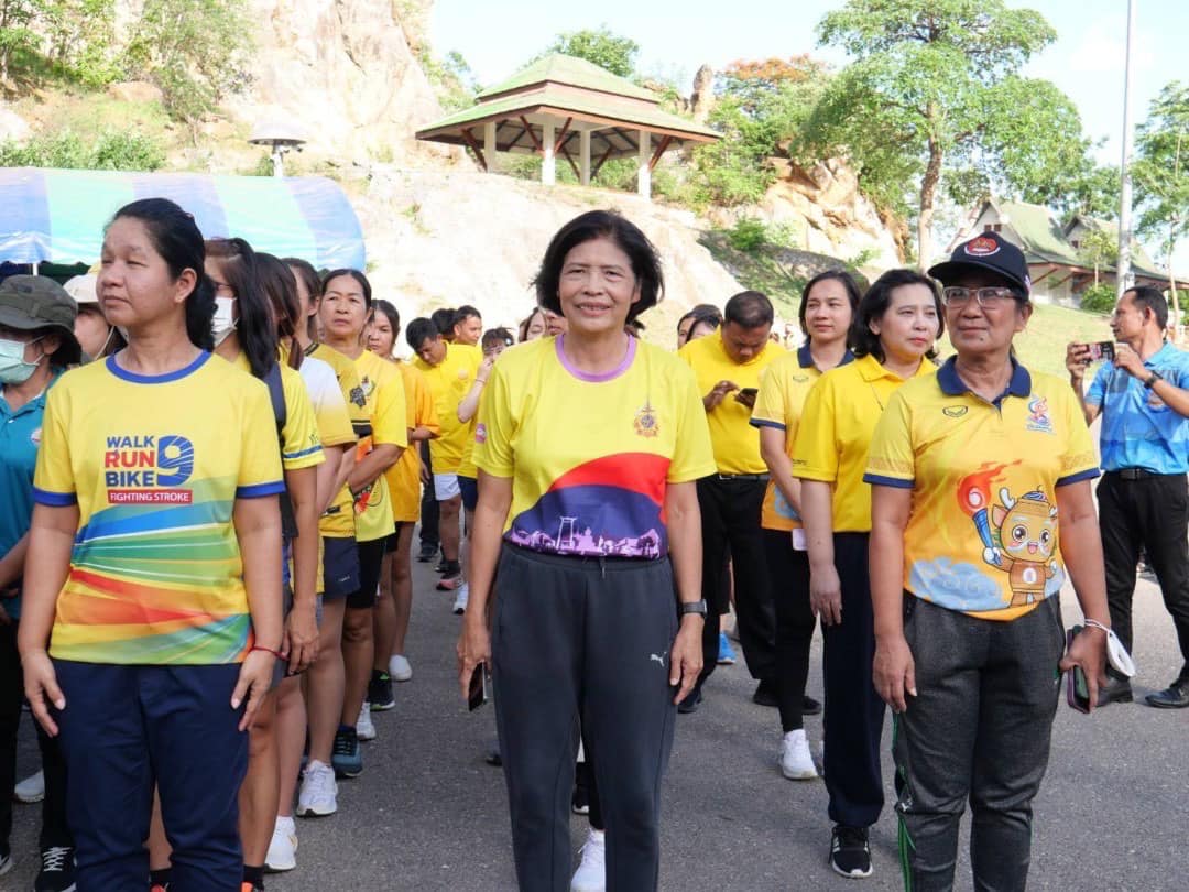 พช.ราชบุรี สร้างพลังกาย เสริมพลังใจ ชาว พช.ราชบุรีสุขภาพดี ร่วมกิจกรรม “ผู้ว่าฯ พาออกกำลังกาย” ณ อุทยานหินเขางู จังหวัดราชบุรี