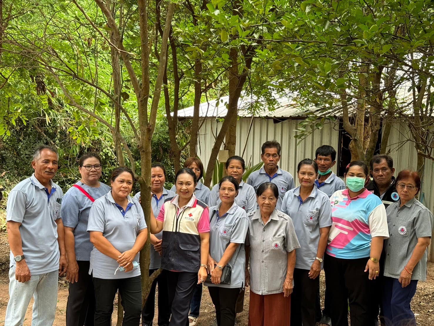 มมท.ราชบุรี ร่วมกับ พช.ราชบุรี ลงพื้นที่ช่วยเหลือและให้กำลังใจครัวเรือนยากไร้ ครัวเรือนตกเกณฑ์ตามระบบ TPMAP และThaiQM ณ พื้นที่อำเภอปากท่อ จังหวัดราชบุรี