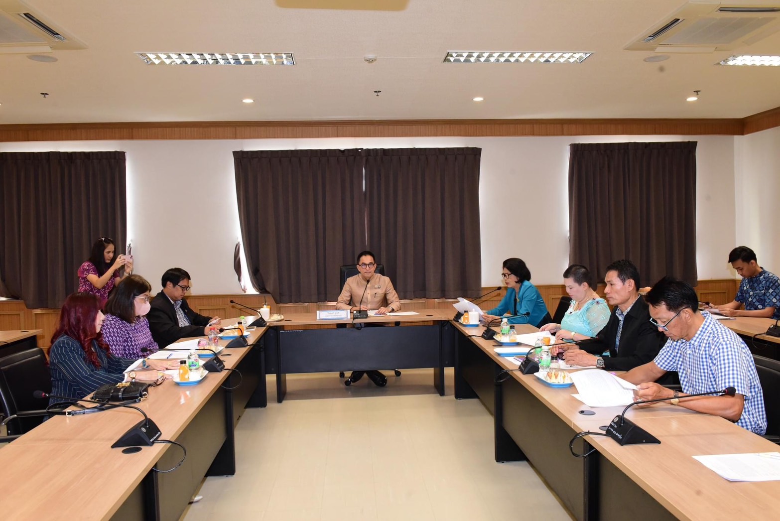 พช.ราชบุรี ดำเนินการพิจารณาคัดเลือกสตรีดีเด่น การขับเคลื่อนนโยบายกระทรวงมหาดไทย ประจำปี 2567