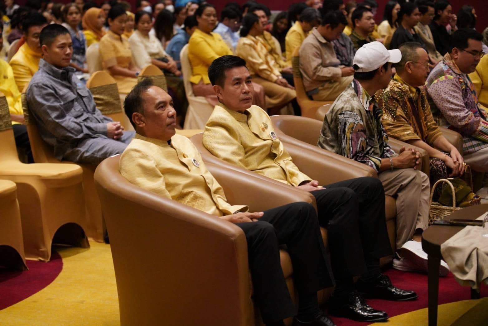 พช.ราชบุรี เข้าร่วมพิธีเปิดการประชุมเชิงปฏิบัติการพัฒนาศักยภาพผู้ผลิต ผู้ประกอบการ OTOP ในการพัฒนายกระดับผลิตภัณฑ์ OTOP ให้เป็นสินค้า Premium ภายใต้โครงการพัฒนาผลิตภัณฑ์ OTOP Premium สู่สากล ประเภทผ้า เครื่องแต่งกาย และประเภทของใช้ ของตกแต่ง ของที่ระลึก