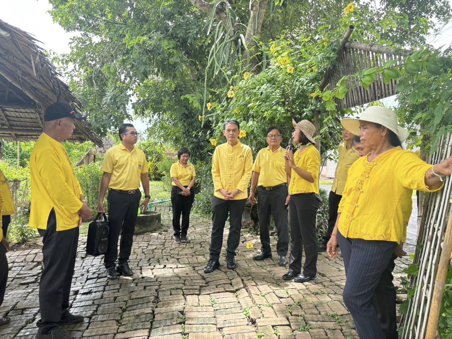 📣 ผู้ตรวจราชการกรมพัฒนาชุมชน ลงพื้นที่ตรวจเยี่ยมและติดตามการดำเนินงานของศูนย์สารสนเทศตำบลต้นแบบเพื่อพัฒนาคุณภาพชีวิตตำบลเขาขลุง อำเภอบ้านโป่ง จังหวัดราชบุรี ⏰ วันจันทร์ที่ 15 กรกฎาคม 2567 ณ บ้านหนองไม้เฝ้า หมู่ที่ 4 ตำบลเขาขลุง อำเภอบ้านโป่ง จังหวัดราชบุรี