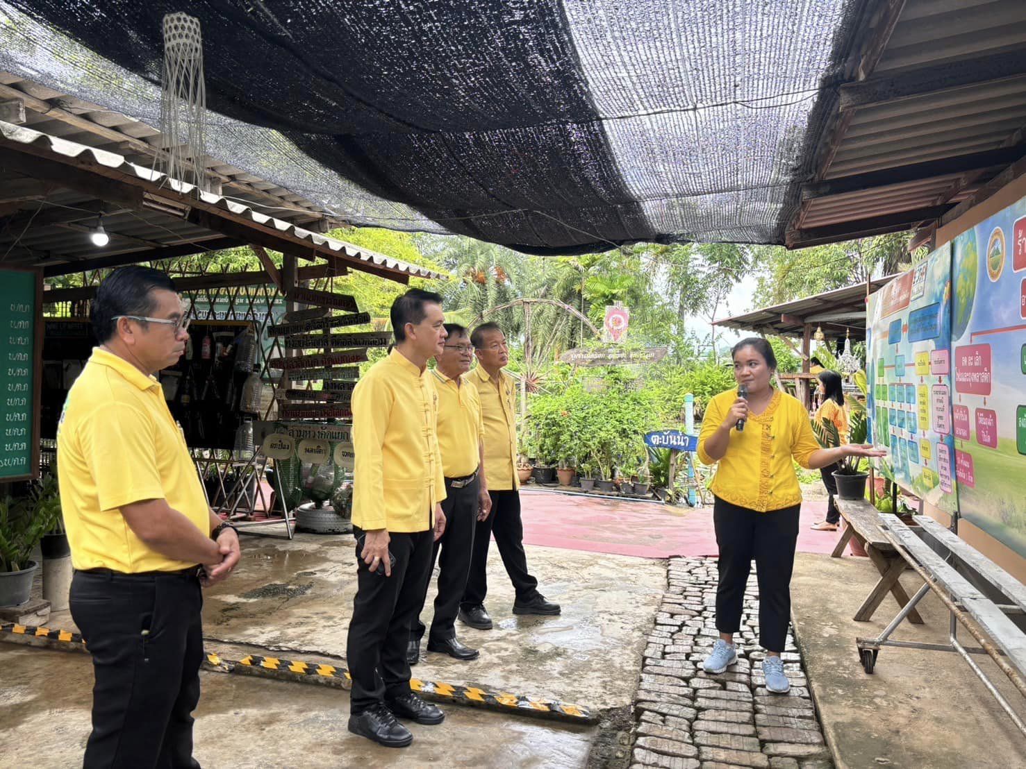 📣 ผู้ตรวจราชการกรมพัฒนาชุมชน ลงพื้นที่ตรวจเยี่ยมและติดตามการดำเนินงานของศูนย์สารสนเทศตำบลต้นแบบเพื่อพัฒนาคุณภาพชีวิตตำบลเขาขลุง อำเภอบ้านโป่ง จังหวัดราชบุรี ⏰ วันจันทร์ที่ 15 กรกฎาคม 2567 ณ บ้านหนองไม้เฝ้า หมู่ที่ 4 ตำบลเขาขลุง อำเภอบ้านโป่ง จังหวัดราชบุรี