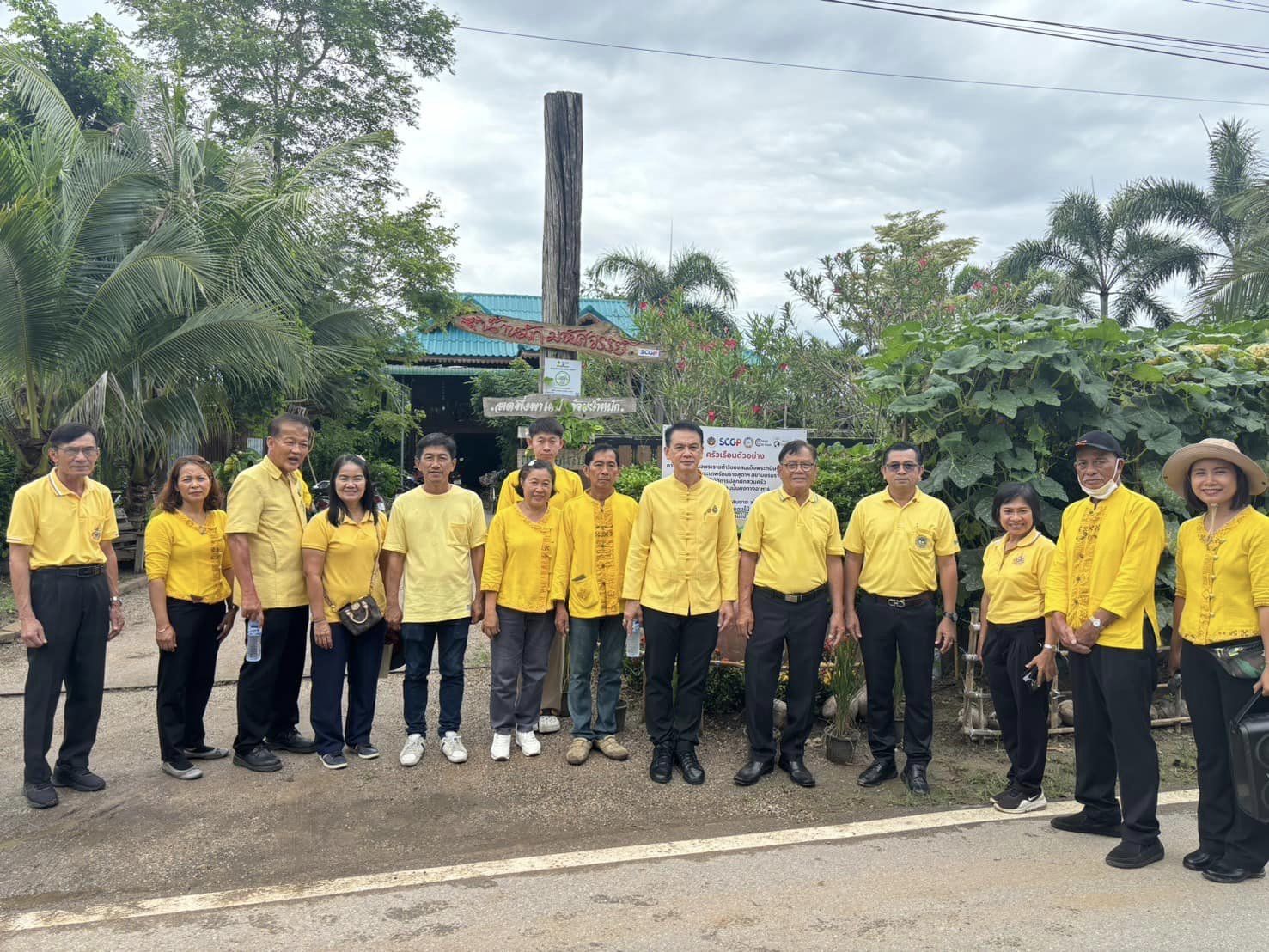 📣 ผู้ตรวจราชการกรมพัฒนาชุมชน ลงพื้นที่ตรวจเยี่ยมและติดตามการดำเนินงานของศูนย์สารสนเทศตำบลต้นแบบเพื่อพัฒนาคุณภาพชีวิตตำบลเขาขลุง อำเภอบ้านโป่ง จังหวัดราชบุรี ⏰ วันจันทร์ที่ 15 กรกฎาคม 2567 ณ บ้านหนองไม้เฝ้า หมู่ที่ 4 ตำบลเขาขลุง อำเภอบ้านโป่ง จังหวัดราชบุรี