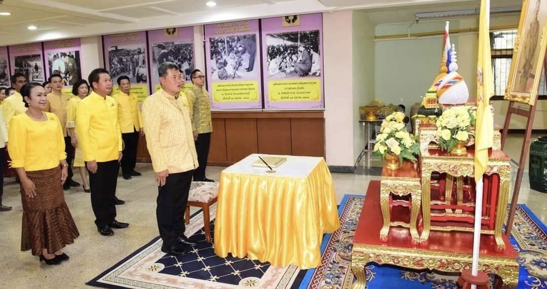 ปลัดกระทรวงมหาดไทยมอบชุดเครื่องแบบลูกเสือ – เนตรนารี แก่นักเรียนในจังหวัดราชบุรี