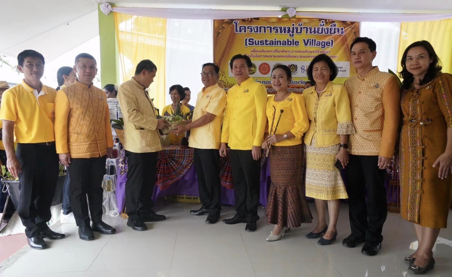 ปลัดกระทรวงมหาดไทย ตรวจติดตามการขับเคลื่อนโครงการหมู่บ้านยั่งยืน (Sustainable Village) บ้านหนองไม้เขว้า จังหวัดราชบุรี