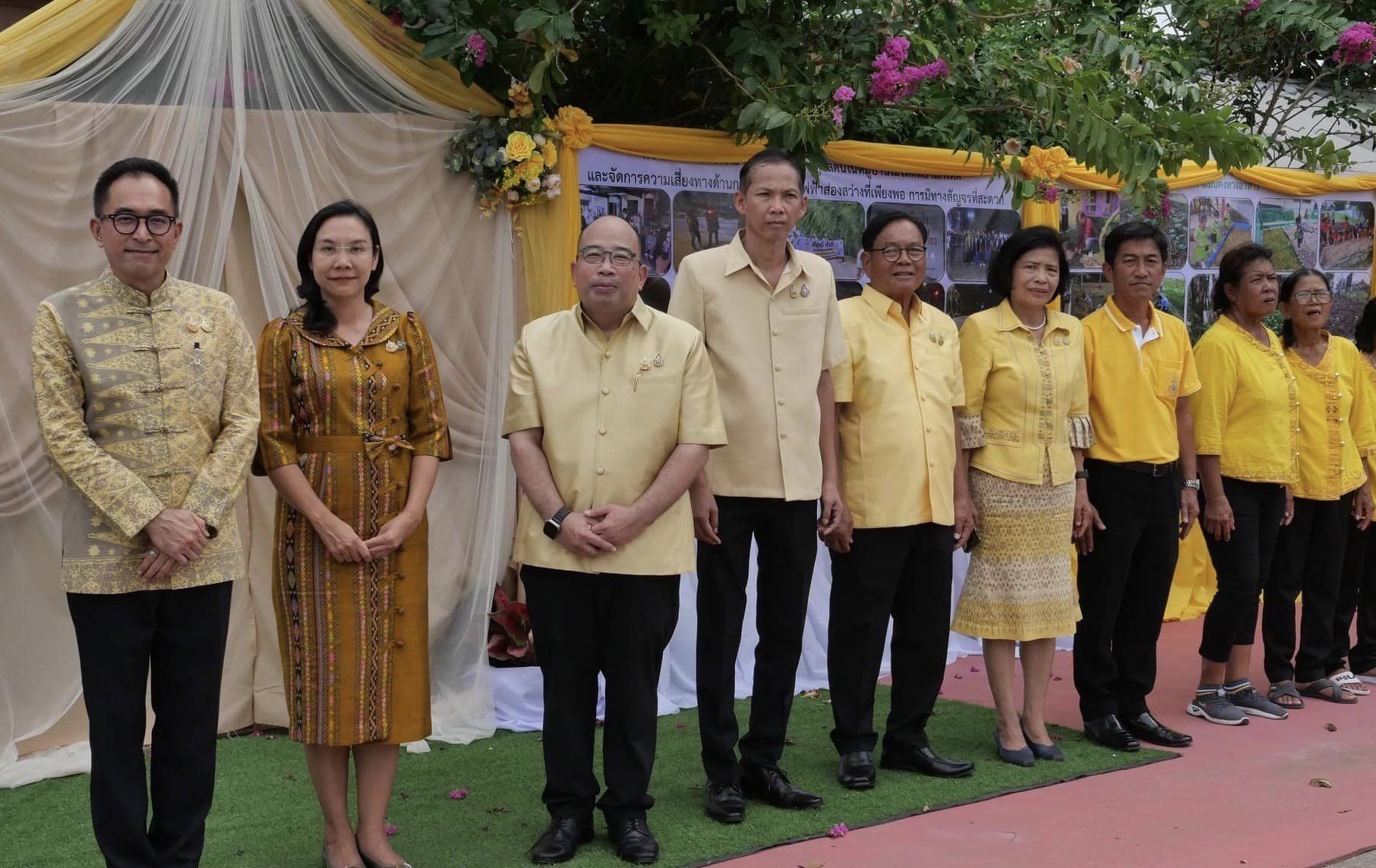 ปลัดกระทรวงมหาดไทย ตรวจติดตามการขับเคลื่อนโครงการหมู่บ้านยั่งยืน (Sustainable Village) บ้านหนองไม้เขว้า จังหวัดราชบุรี