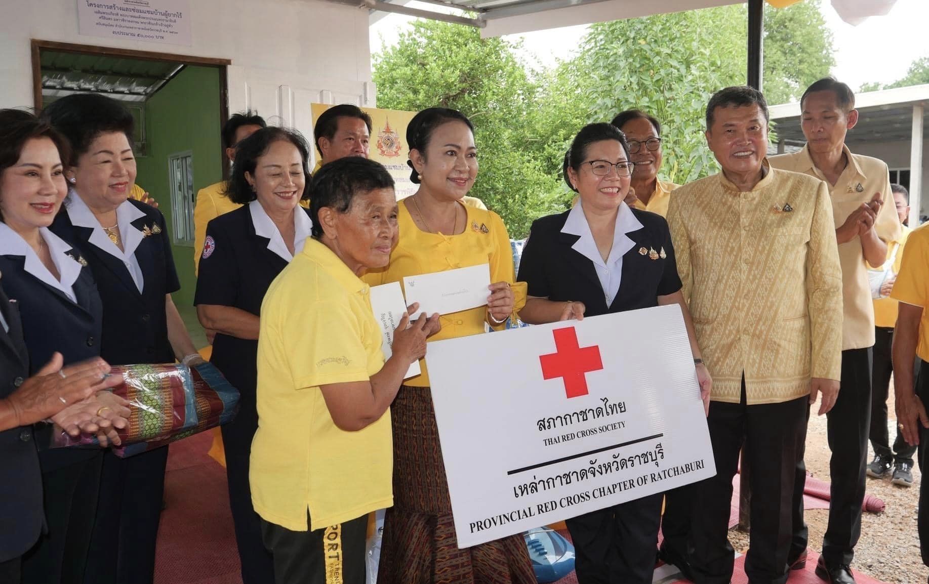 ปลัดกระทรวงมหาดไทยมอบบ้านตามโครงการซ่อมแซมบ้านผู้ยากไร้ เฉลิมพระเกียรติพระบาทสมเด็จพระเจ้าอยู่หัว เนื่องในโอกาสพระราชพิธีมหามงคลเฉลิมพระชนมพรรษา 6 รอบ 28 กรกฎาคม 2567